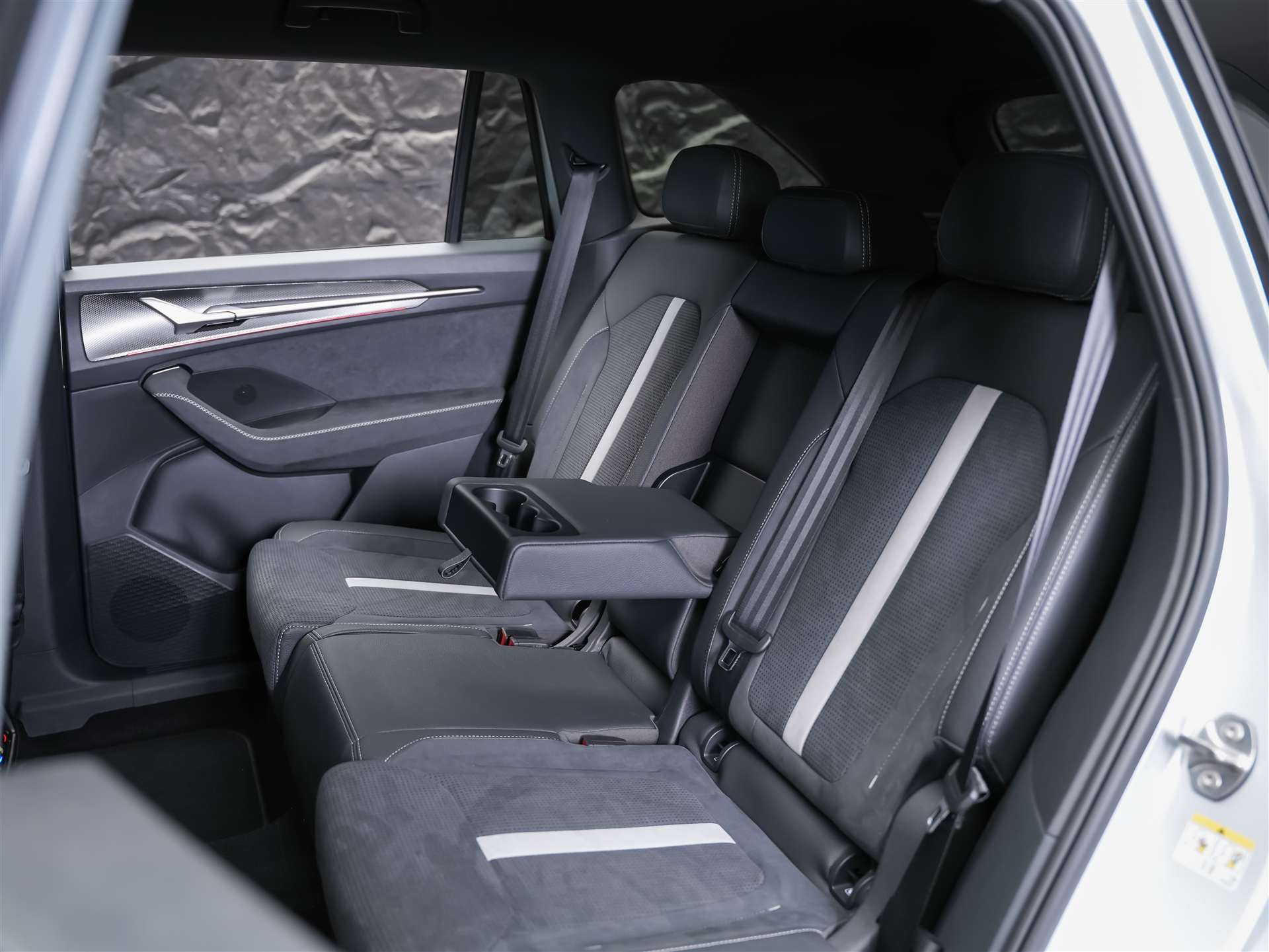 SKODA Kodiaq 2.0 TDI Sportline 4x4 *Werksgarantie*Abstandsregler*Matrix LED Scheinwerfer*-image-13