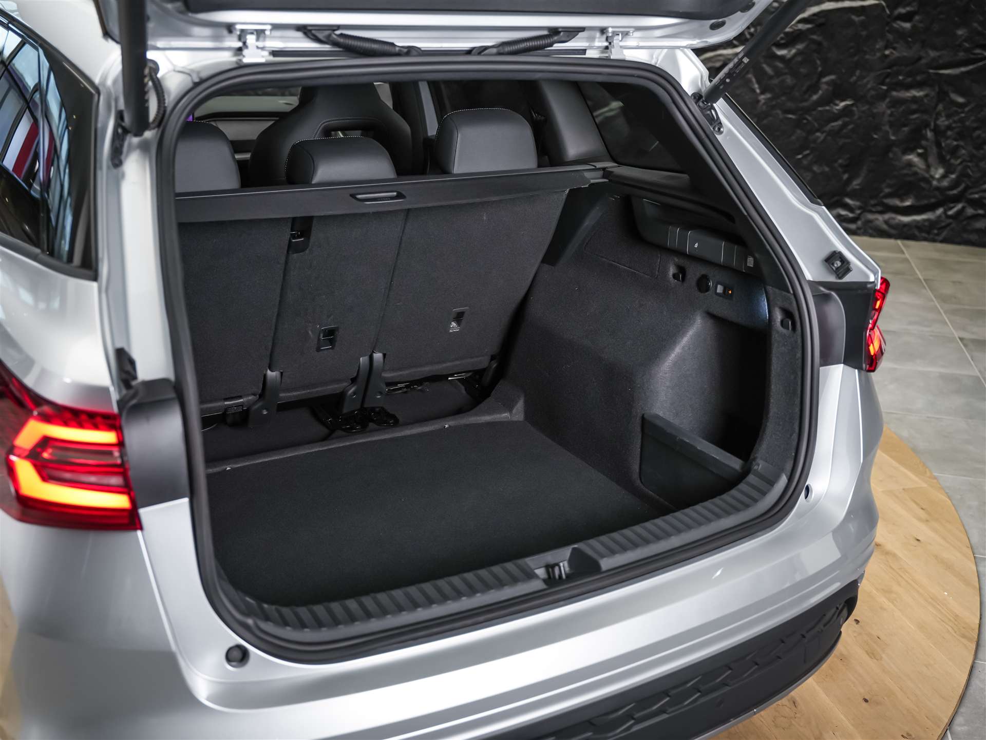 SKODA Kodiaq 2.0 TDI Sportline 4x4 *Werksgarantie*Abstandsregler*Matrix LED Scheinwerfer*-image-47