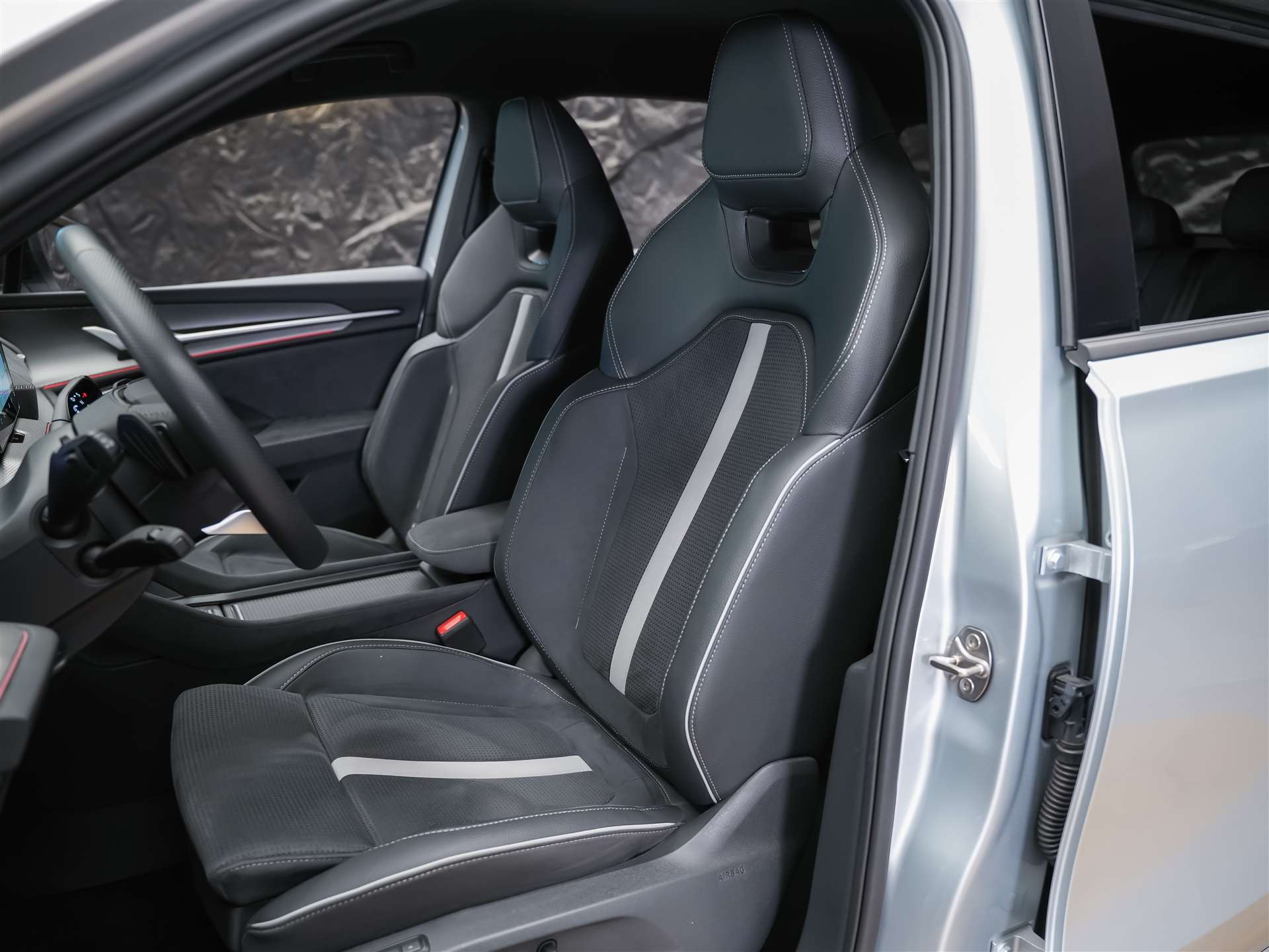 SKODA Kodiaq 2.0 TDI Sportline 4x4 *Werksgarantie*Abstandsregler*Matrix LED Scheinwerfer*-image-9