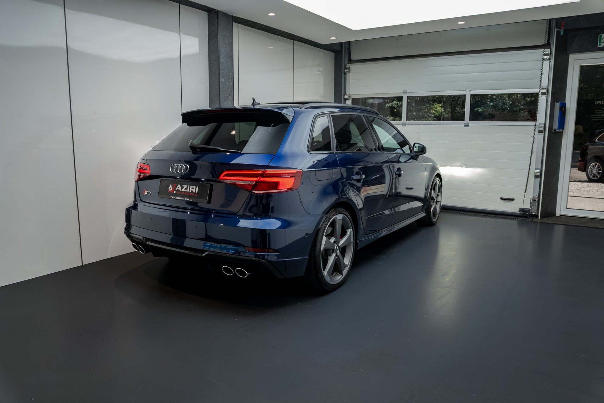 AUDI S3 Sportback 2.0 TFSI quattro S-tronic-showroom-element-3