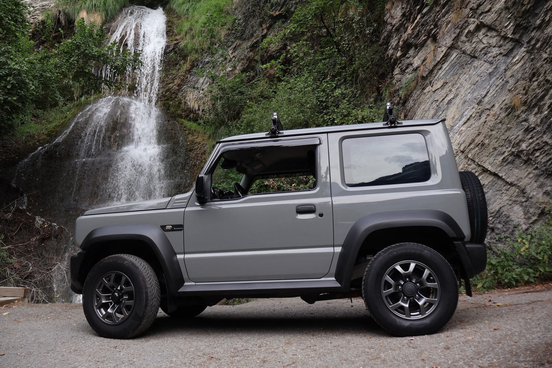 SUZUKI Jimny 1.5 Compact+ 4x4-image-6