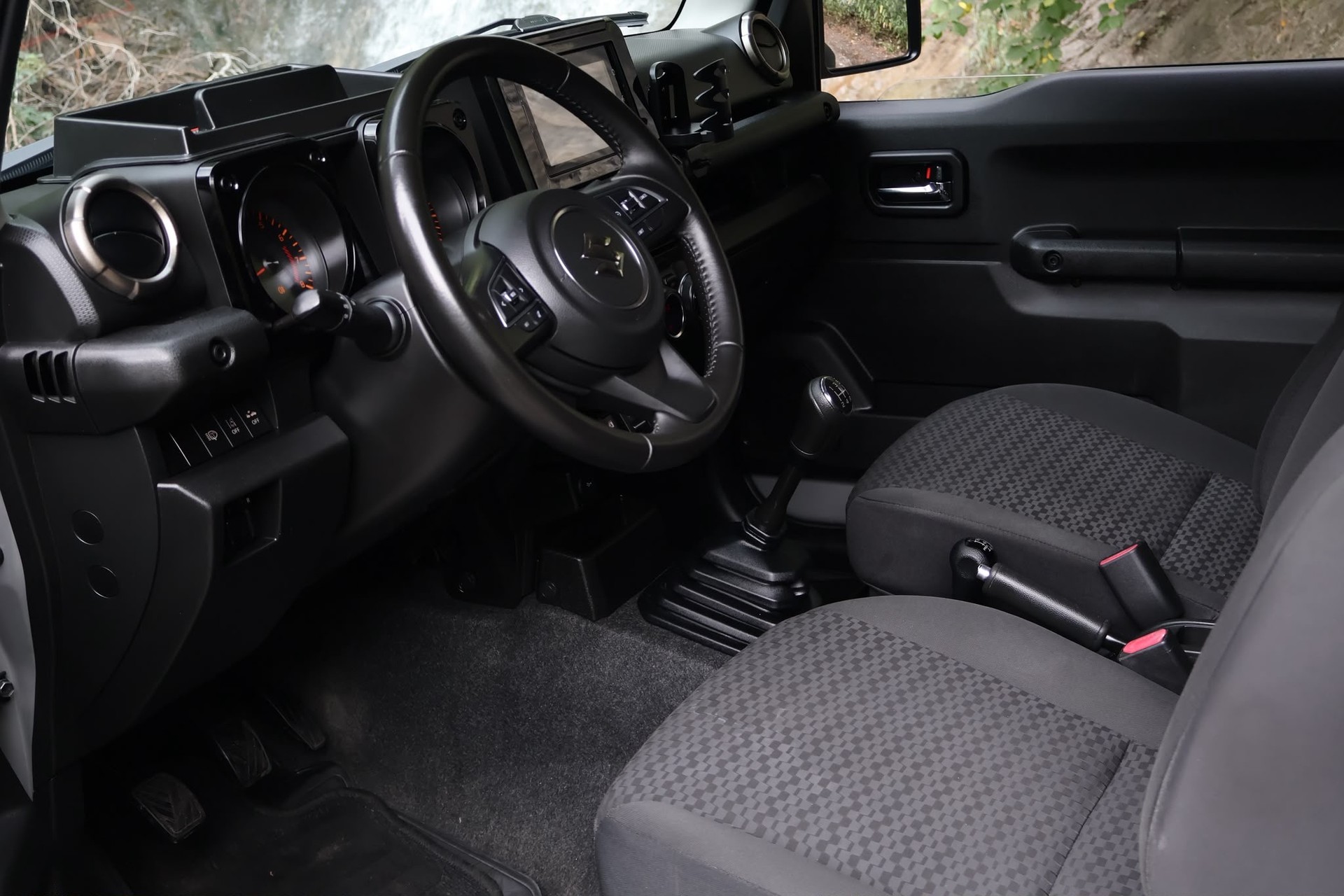 SUZUKI Jimny 1.5 Compact+ 4x4-image-10
