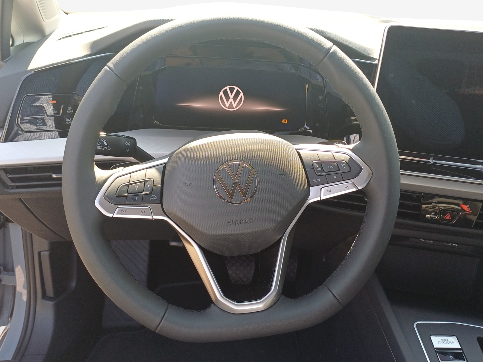 VW Golf Value 1.5eTSI 115PS-image-9