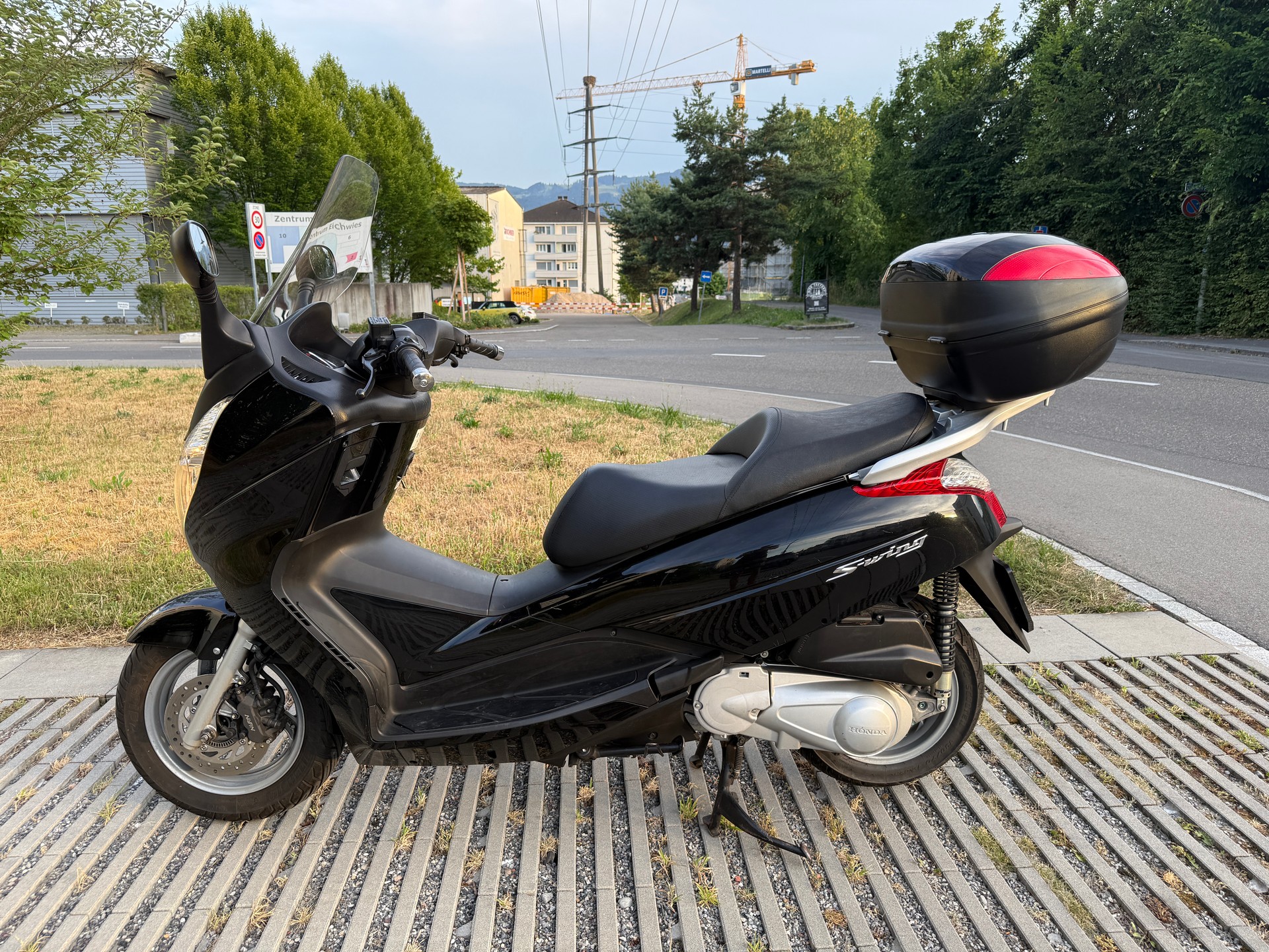 HONDA FES 125 S-Wing ABS-image-1