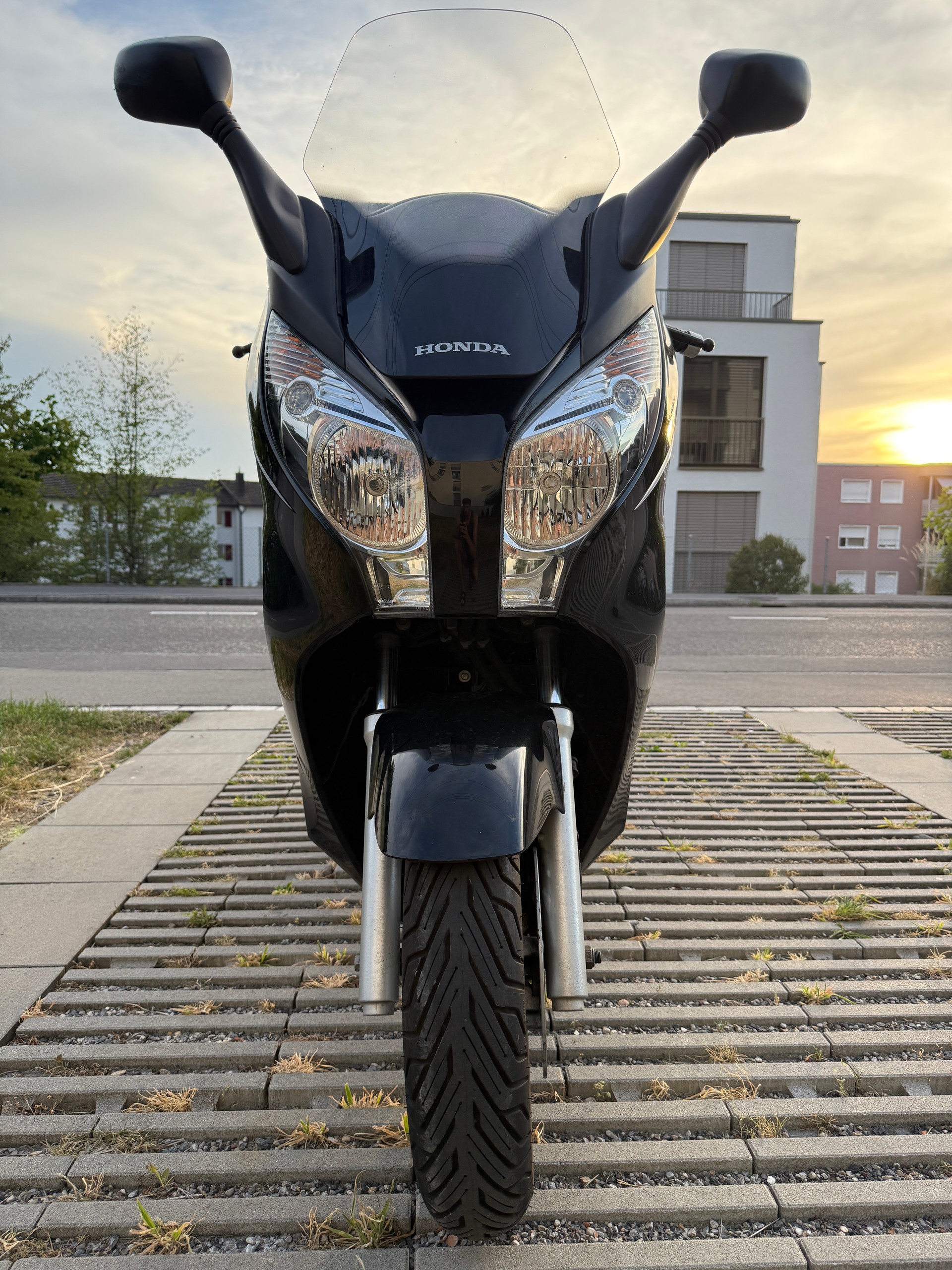 HONDA FES 125 S-Wing ABS-image-2
