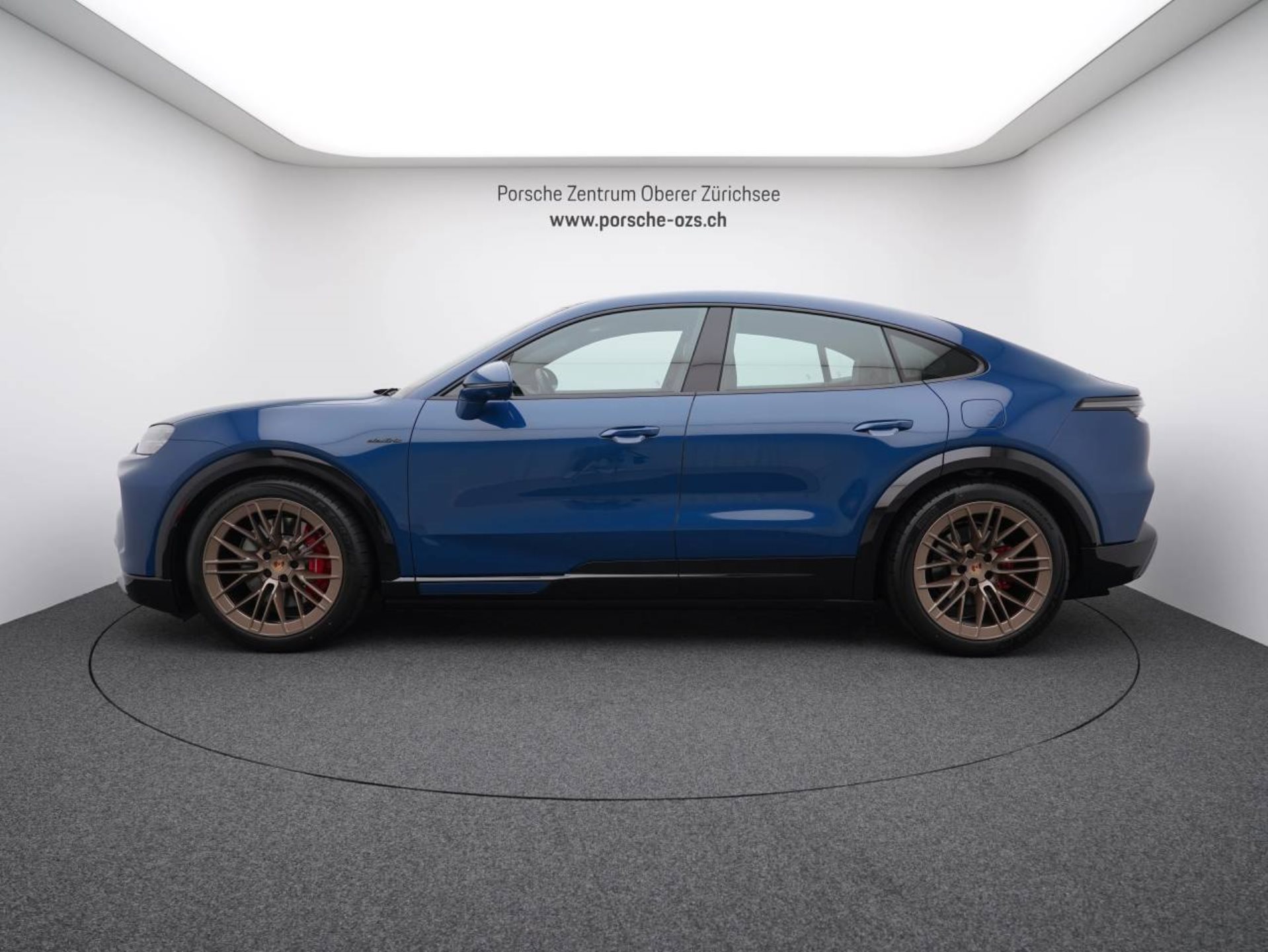 PORSCHE Cayenne S Coupé Electric-showroom-element-1