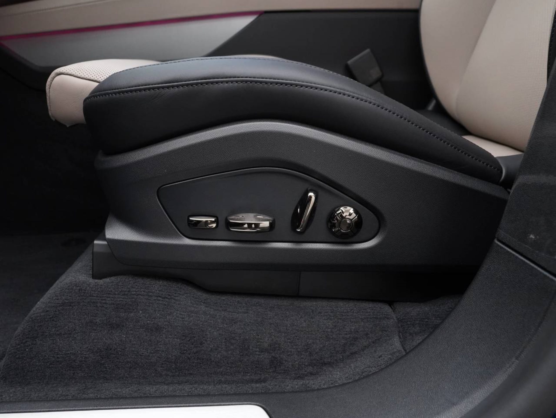 PORSCHE Cayenne S Coupé Electric-image-21