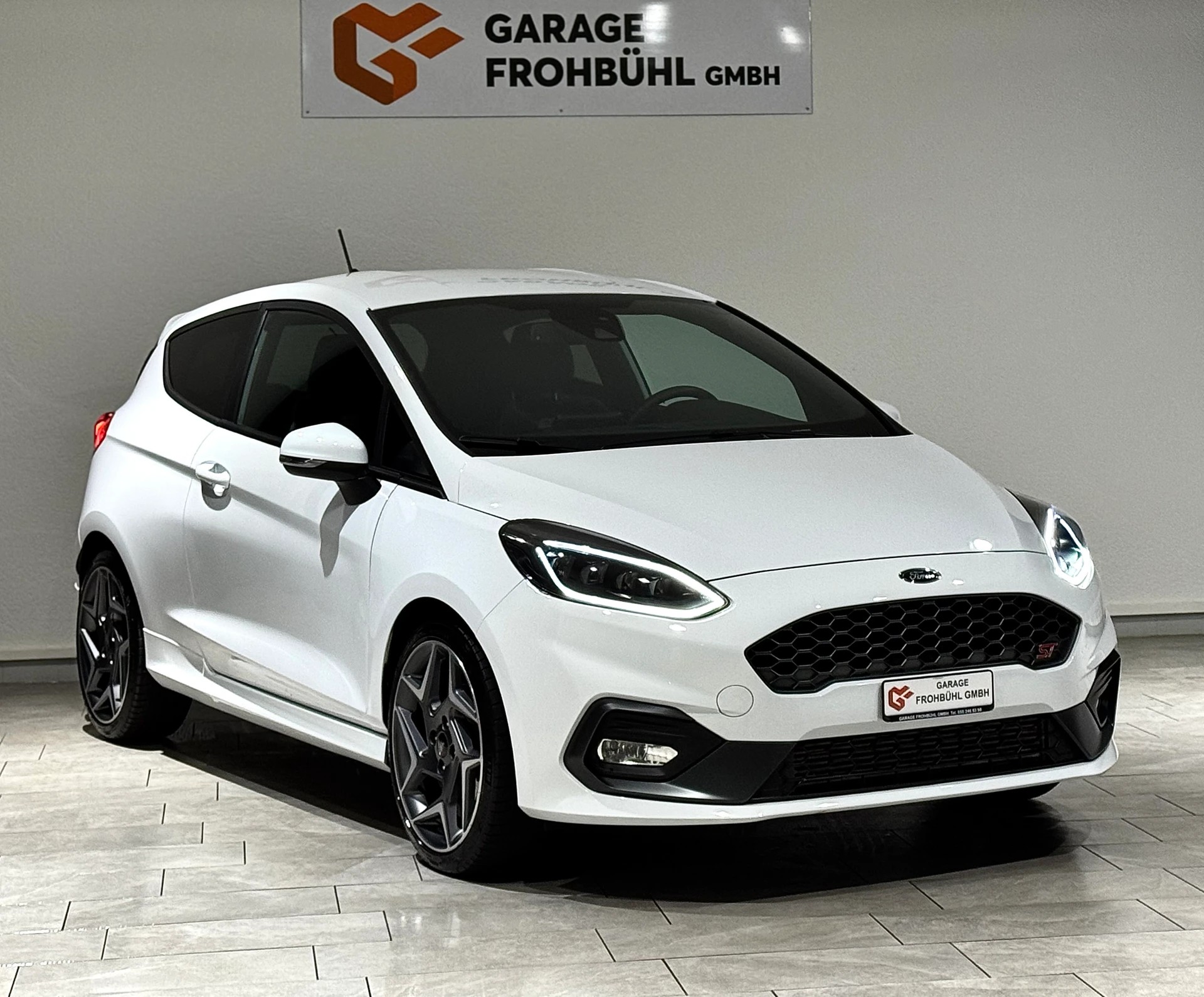 FORD Fiesta 1.5 SCTi ST Edition-showroom-element-2