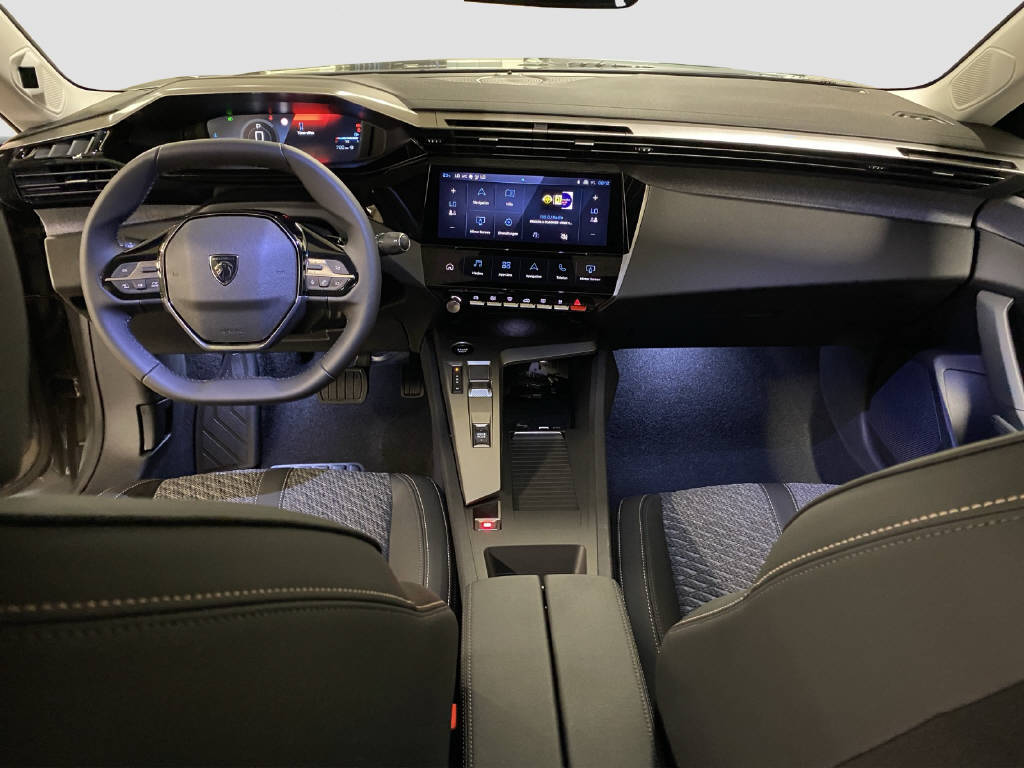 PEUGEOT 408 1.2 Hybrid Allure-image-10