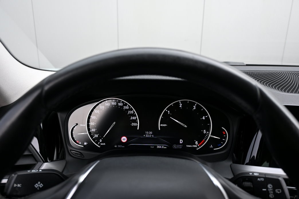 BMW 320d xDrive Touring Steptronic-image-9
