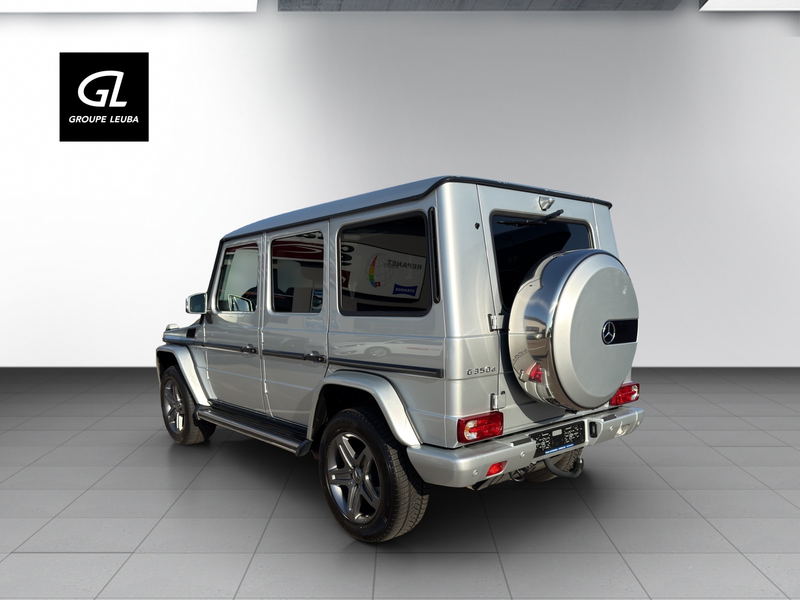 MERCEDES-BENZ G 350d-showroom-element-1