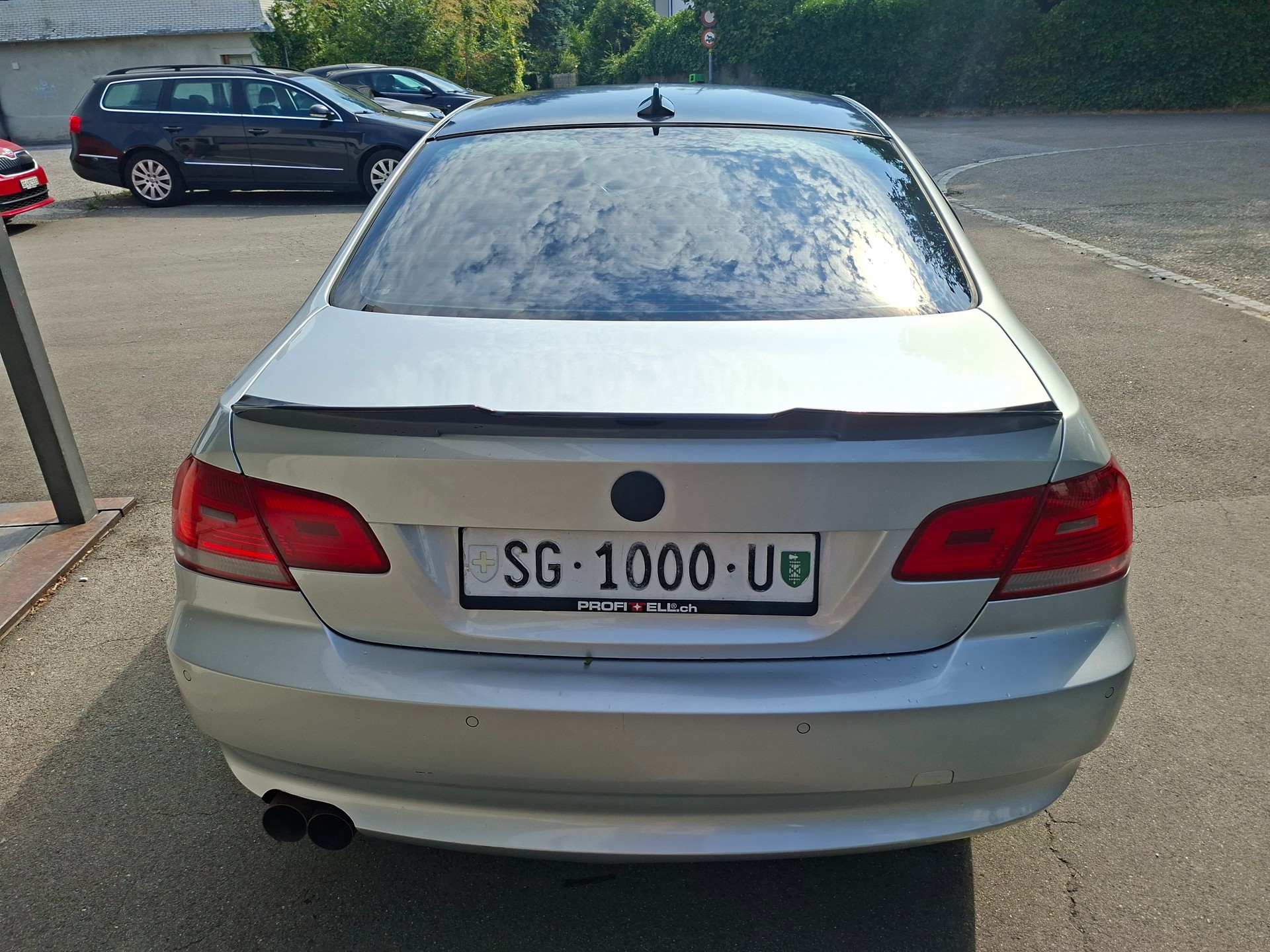 BMW 325i Coupé-showroom-element-2