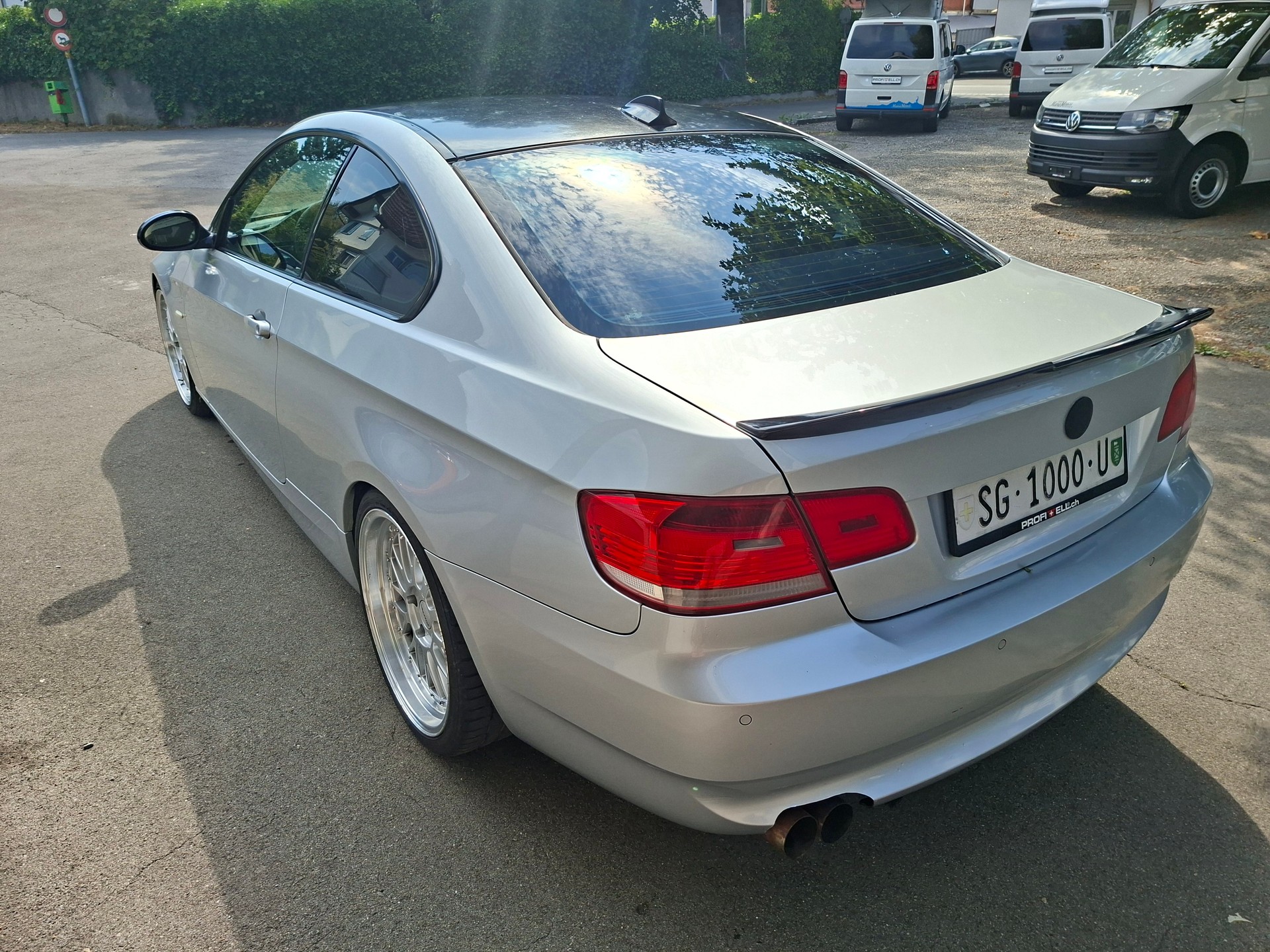 BMW 325i Coupé-showroom-element-3
