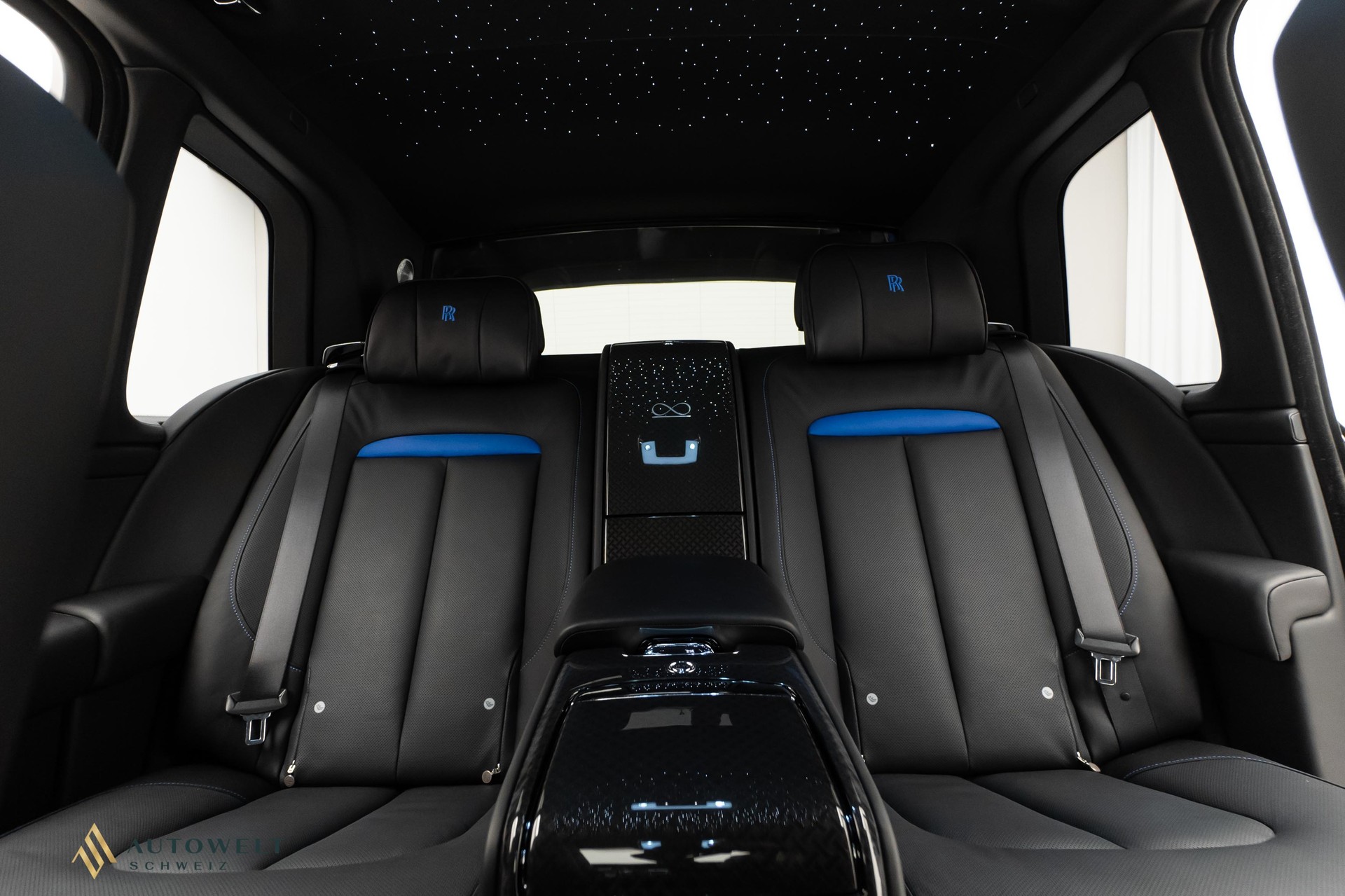 ROLLS-ROYCE Cullinan 6.7 V12 Black Badge-image-8