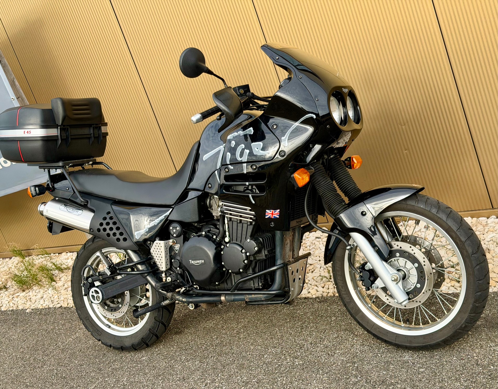 TRIUMPH Tiger 900-image-2