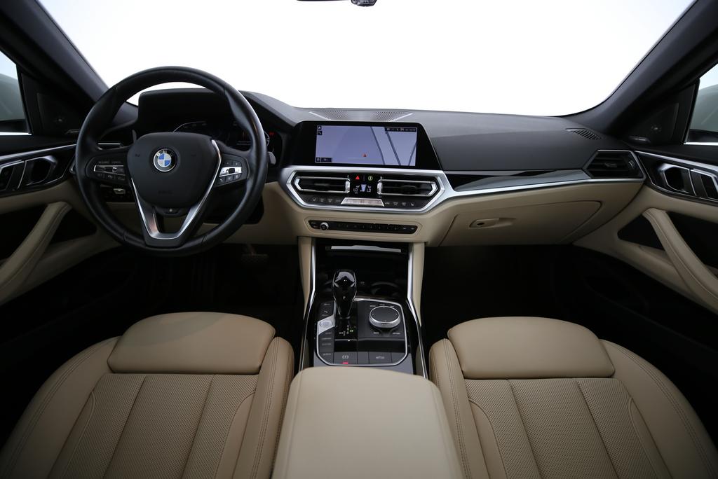 BMW 420i Cabrio-showroom-element-3