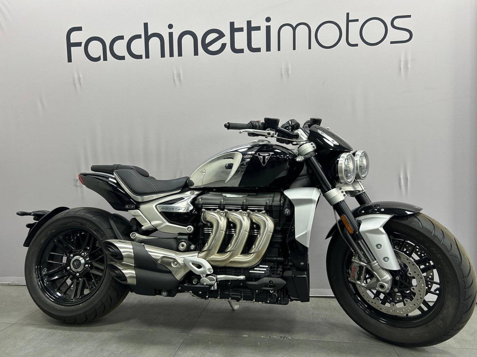 TRIUMPH Rocket 3 R Chrome Edition-image-0