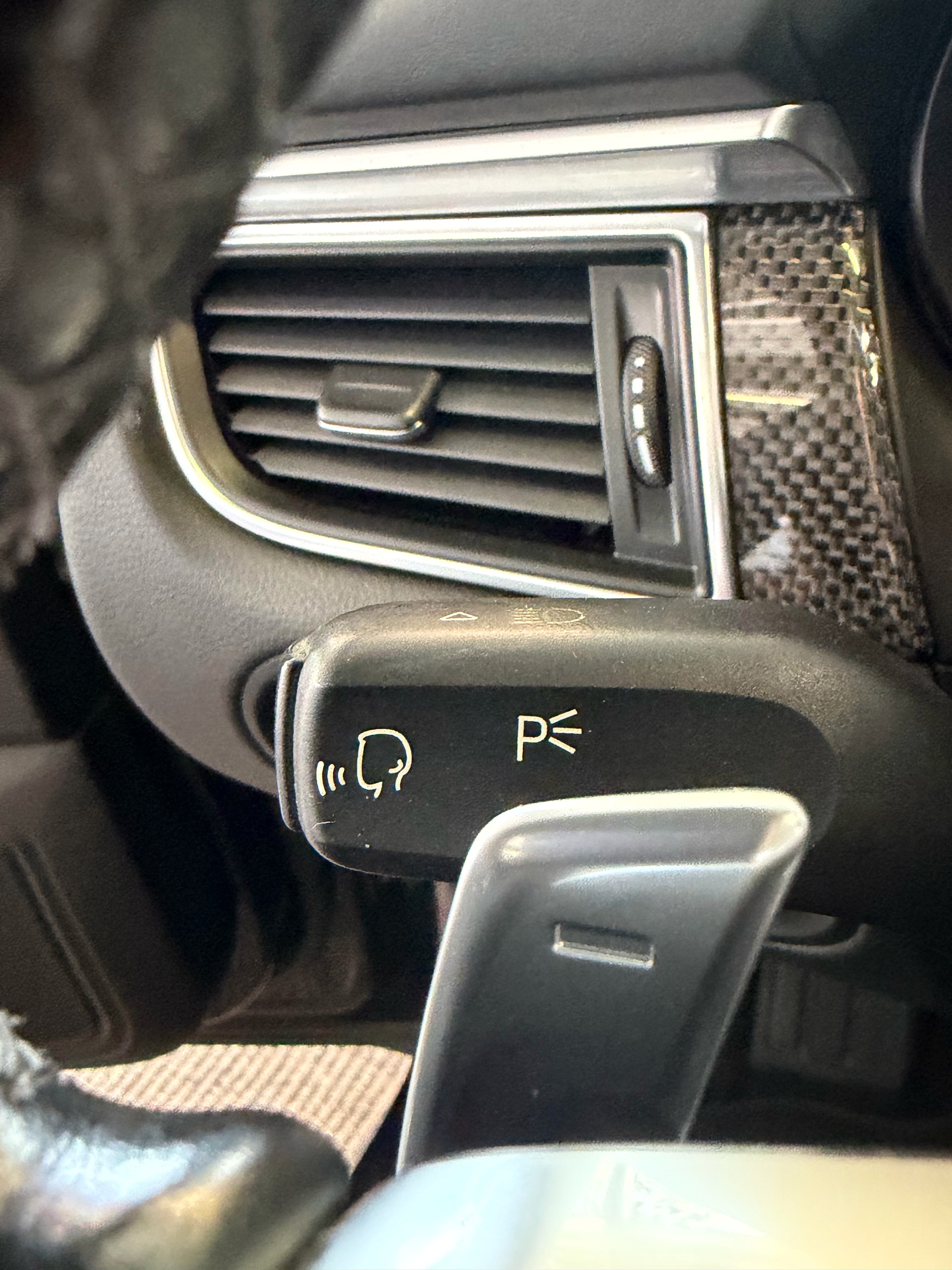PORSCHE Macan PDK | CH | Swiss Package | Panorama | Sitzbelüftung | Carbon | Memory | DAB |-image-21