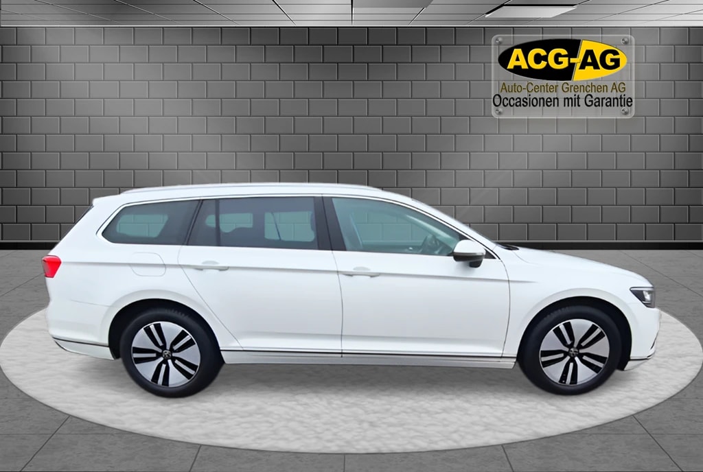 VW Passat 2.0 TDI BMT Elegance DSG ** Alcantara-Leder ** Gr-Navi ** RF-Kamera ** ** Abstandsregelsysteme ** Modell 2022 **-image-5