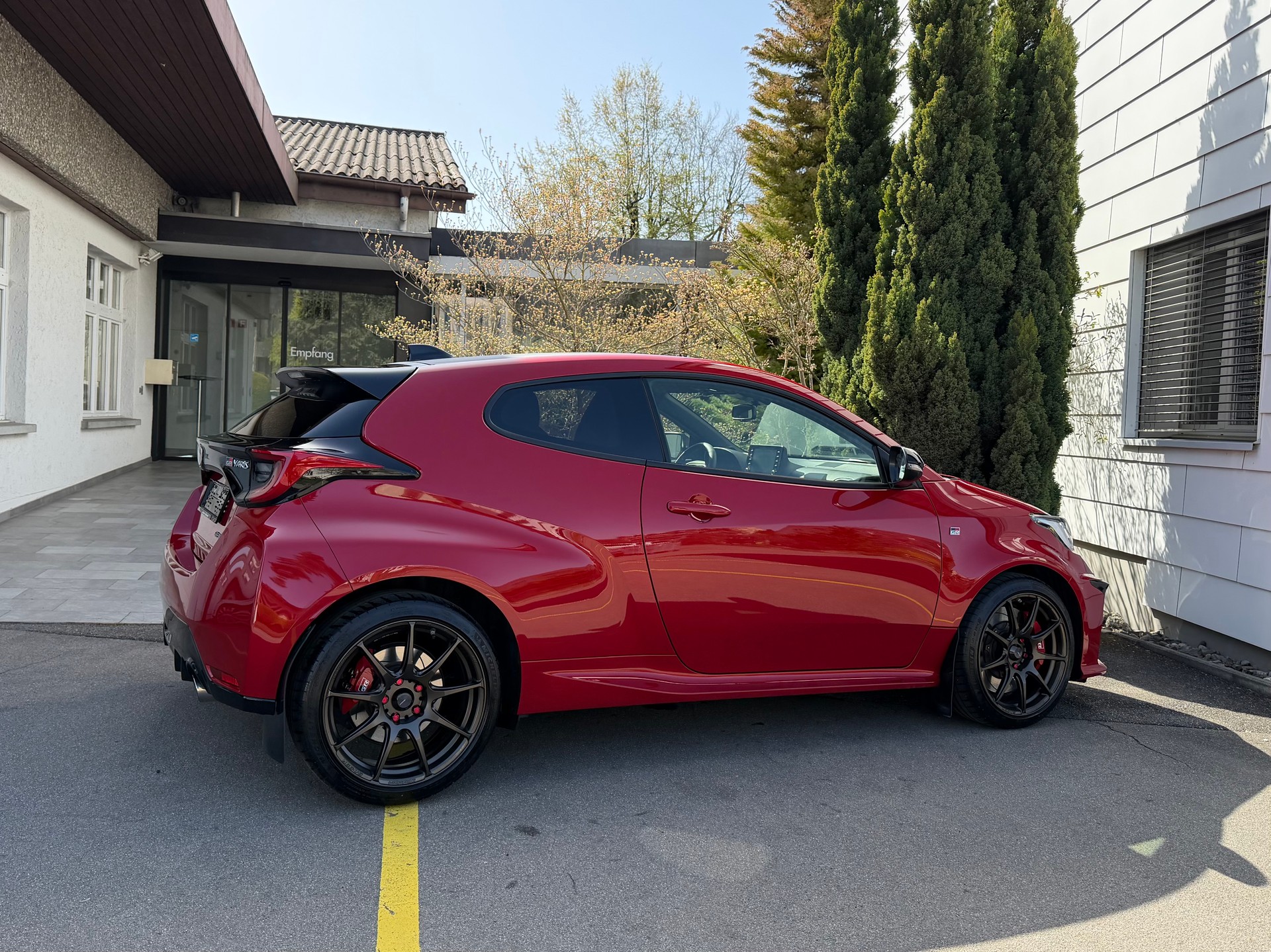 TOYOTA Yaris 1.6 GR Turbo Sport 4x4 UNIKAT *Top-Ausstattung*Circuit Pack*Garantie*-image-2