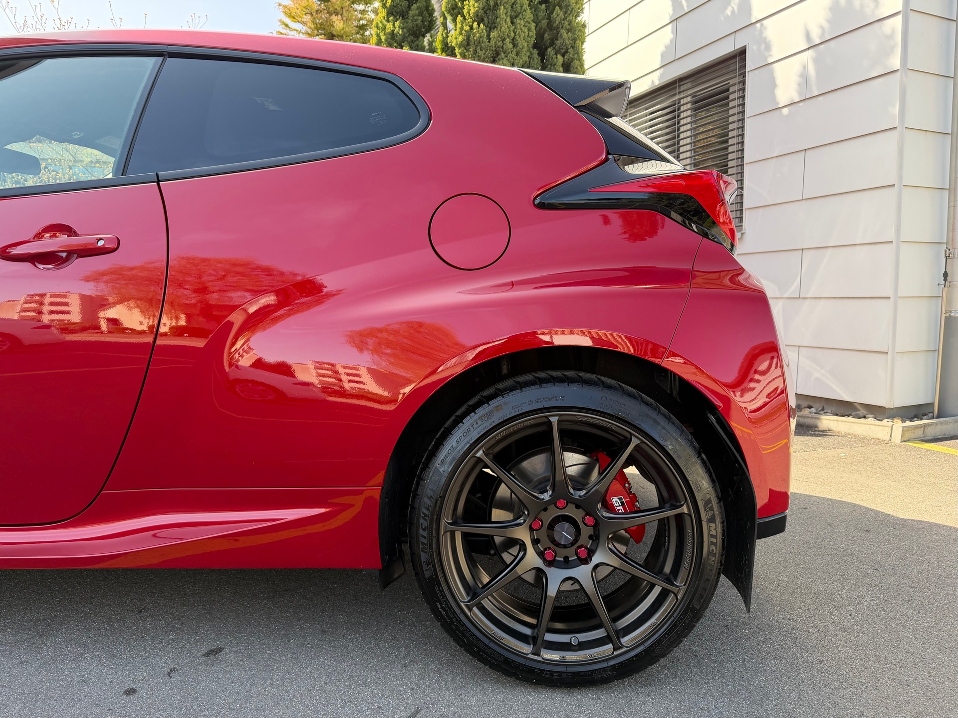 TOYOTA Yaris 1.6 GR Turbo Sport 4x4 UNIKAT *Top-Ausstattung*Circuit Pack*Garantie*-image-12