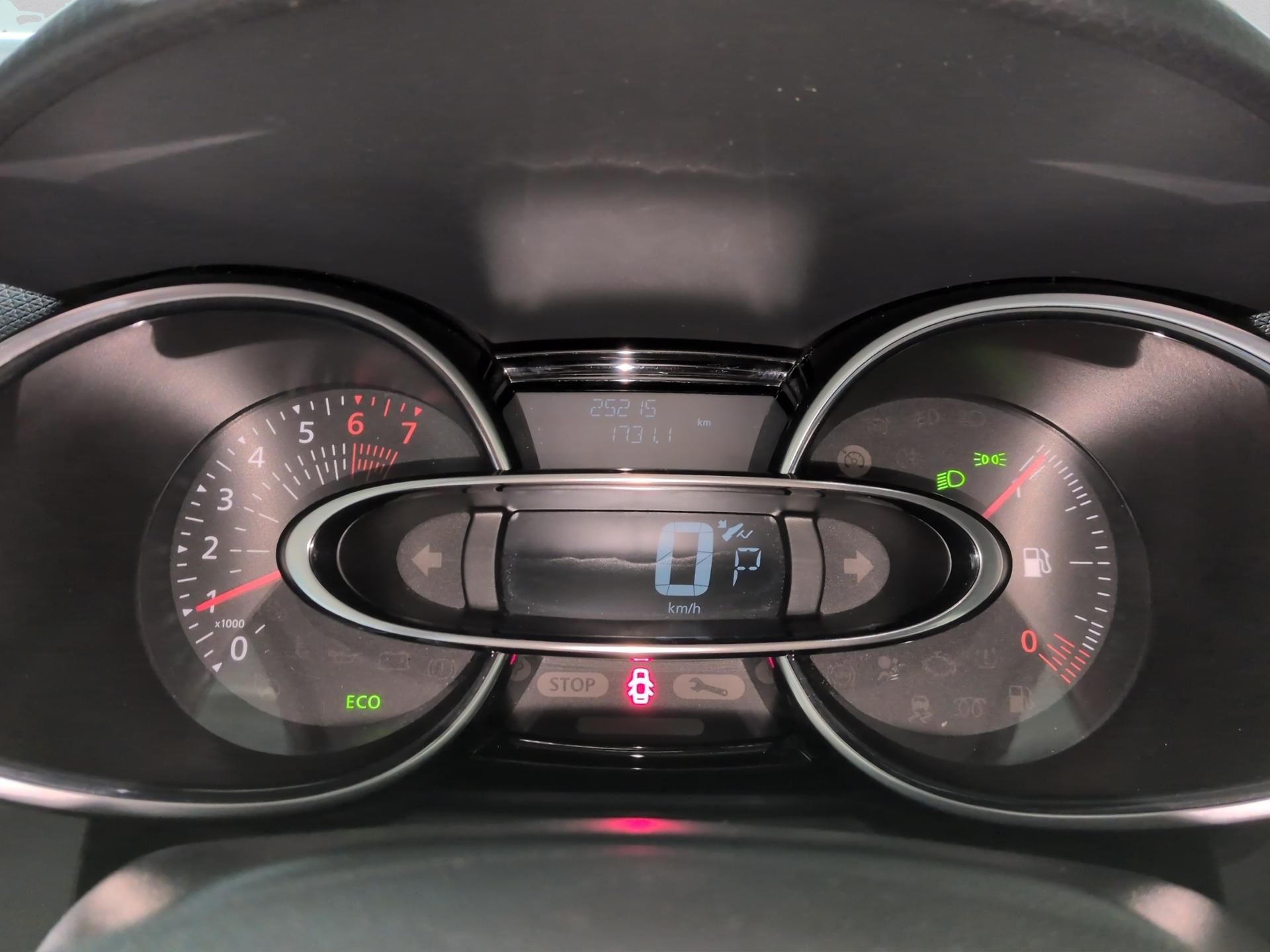 RENAULT Clio 1.2 16V T Intens EDC-image-10