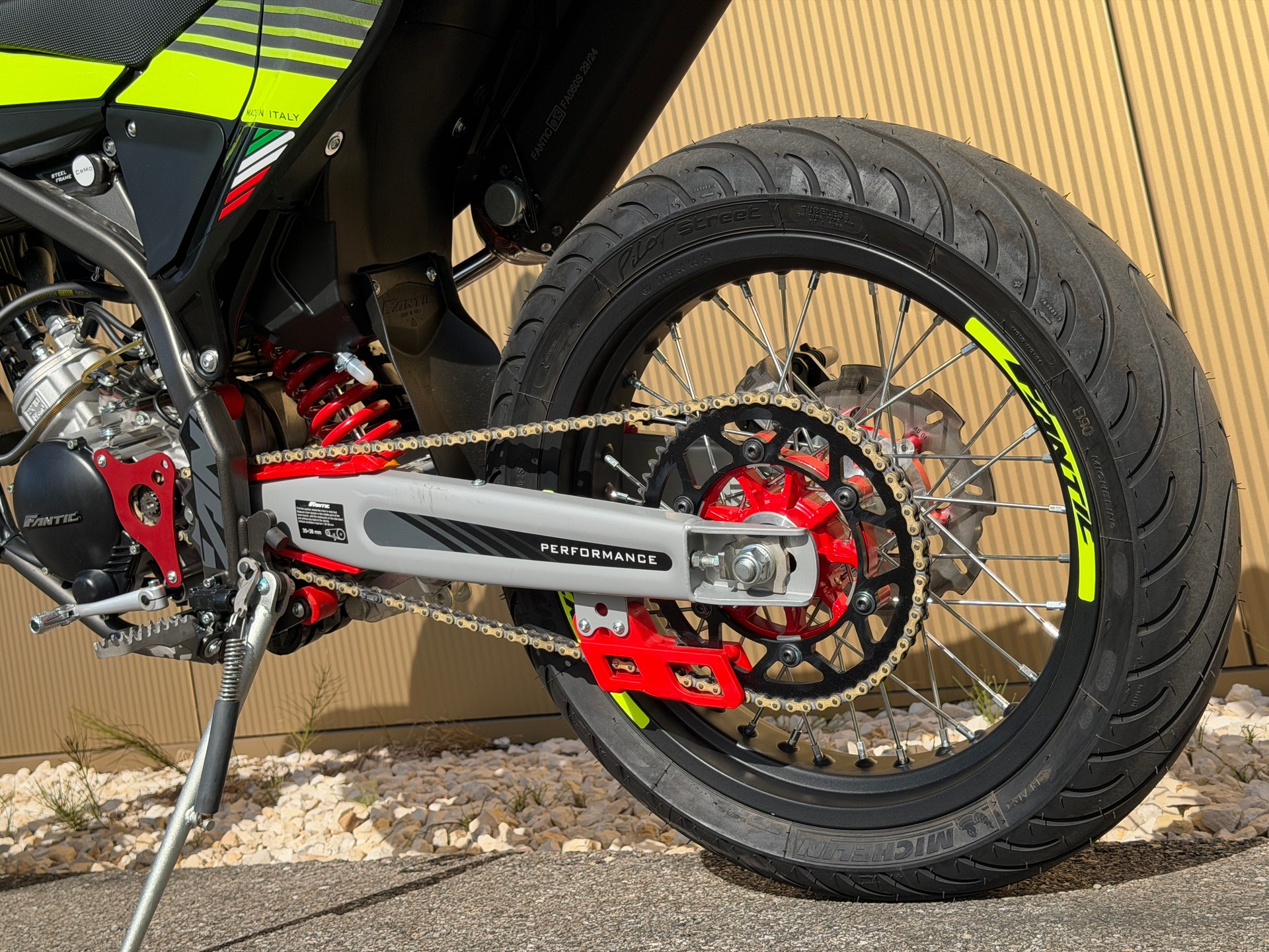FANTIC Motard 50 Performance PLAQUE JAUNE 45 KM/H-image-13