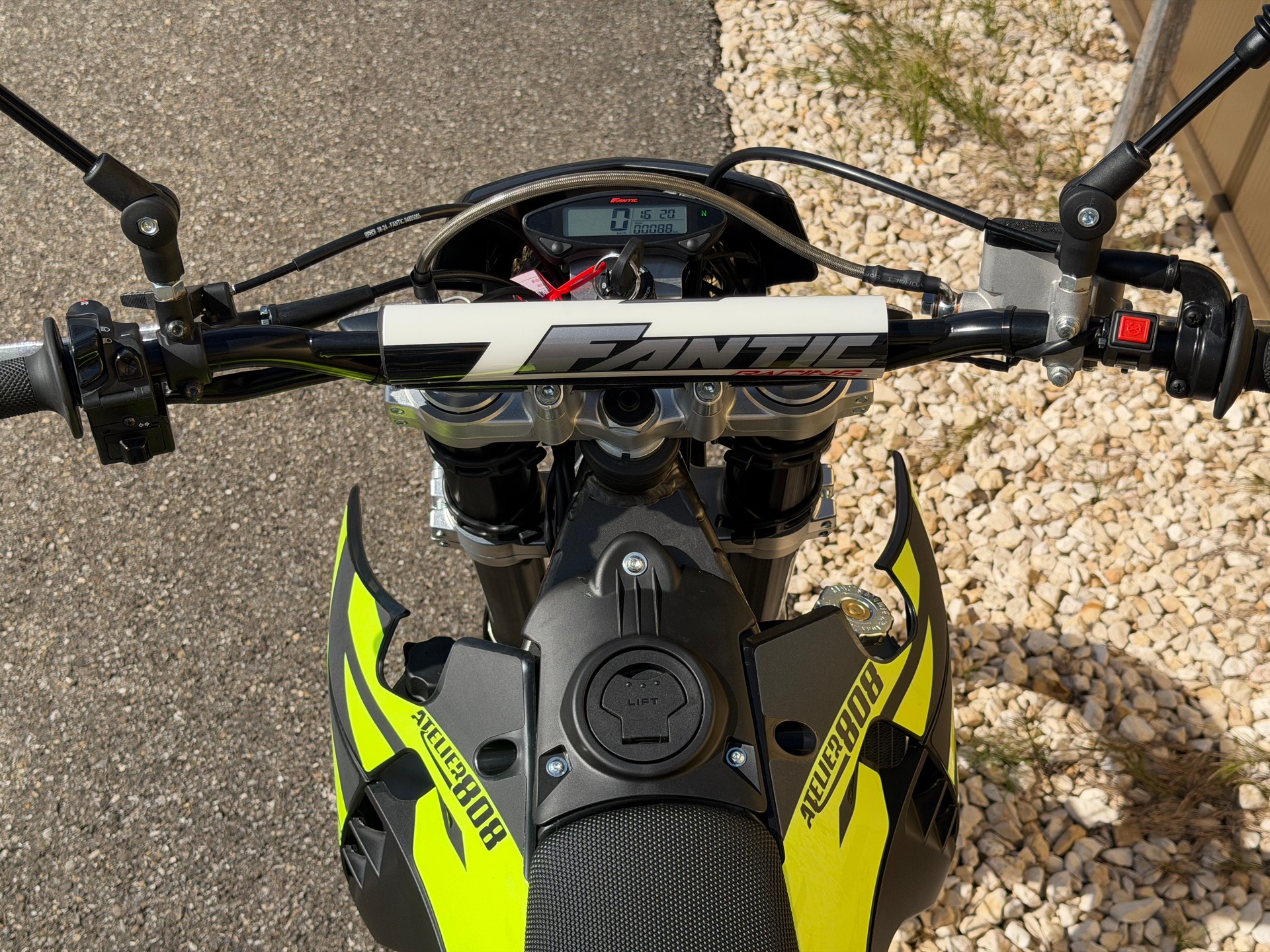 FANTIC Motard 50 Performance PLAQUE JAUNE 45 KM/H-image-15