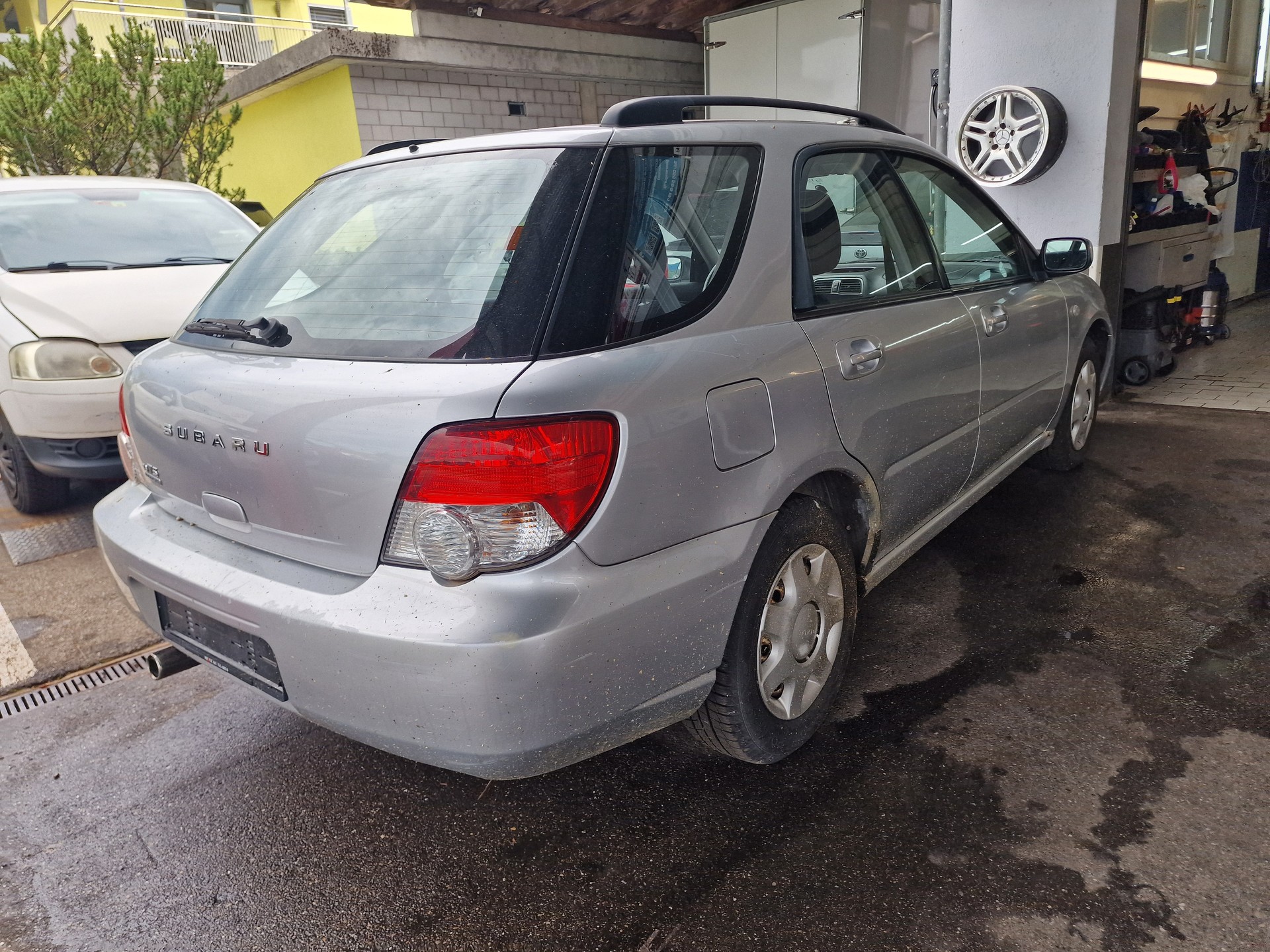 SUBARU Impreza 1.6 ab Platz 8x neuwertige Rad-showroom-element-2