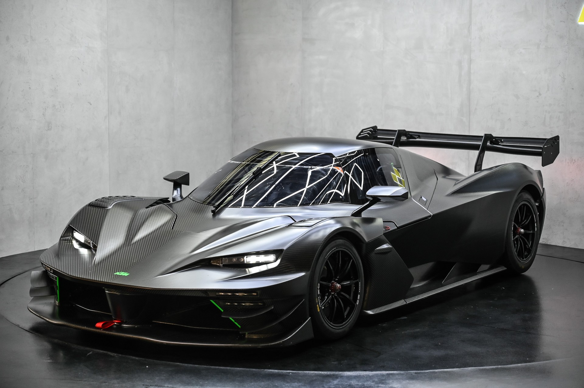 KTM X-BOW GT2-showroom-element-2