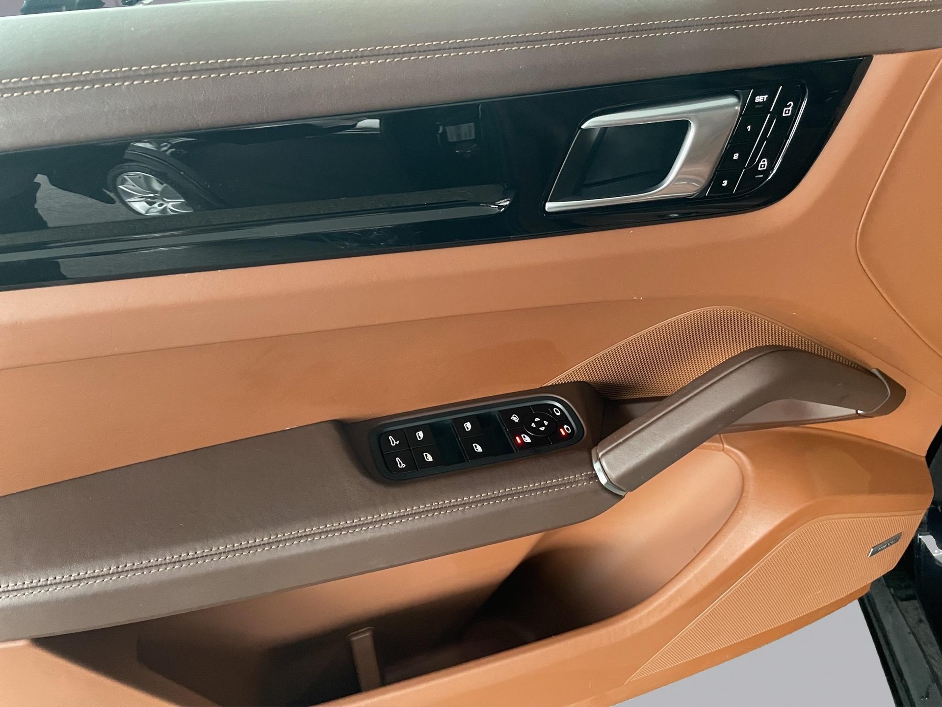 PORSCHE Cayenne 3.0 V6-image-9