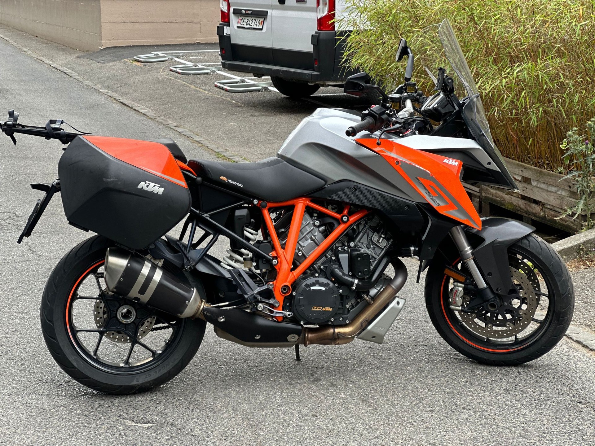 KTM 1290 Super Duke GT-image-1