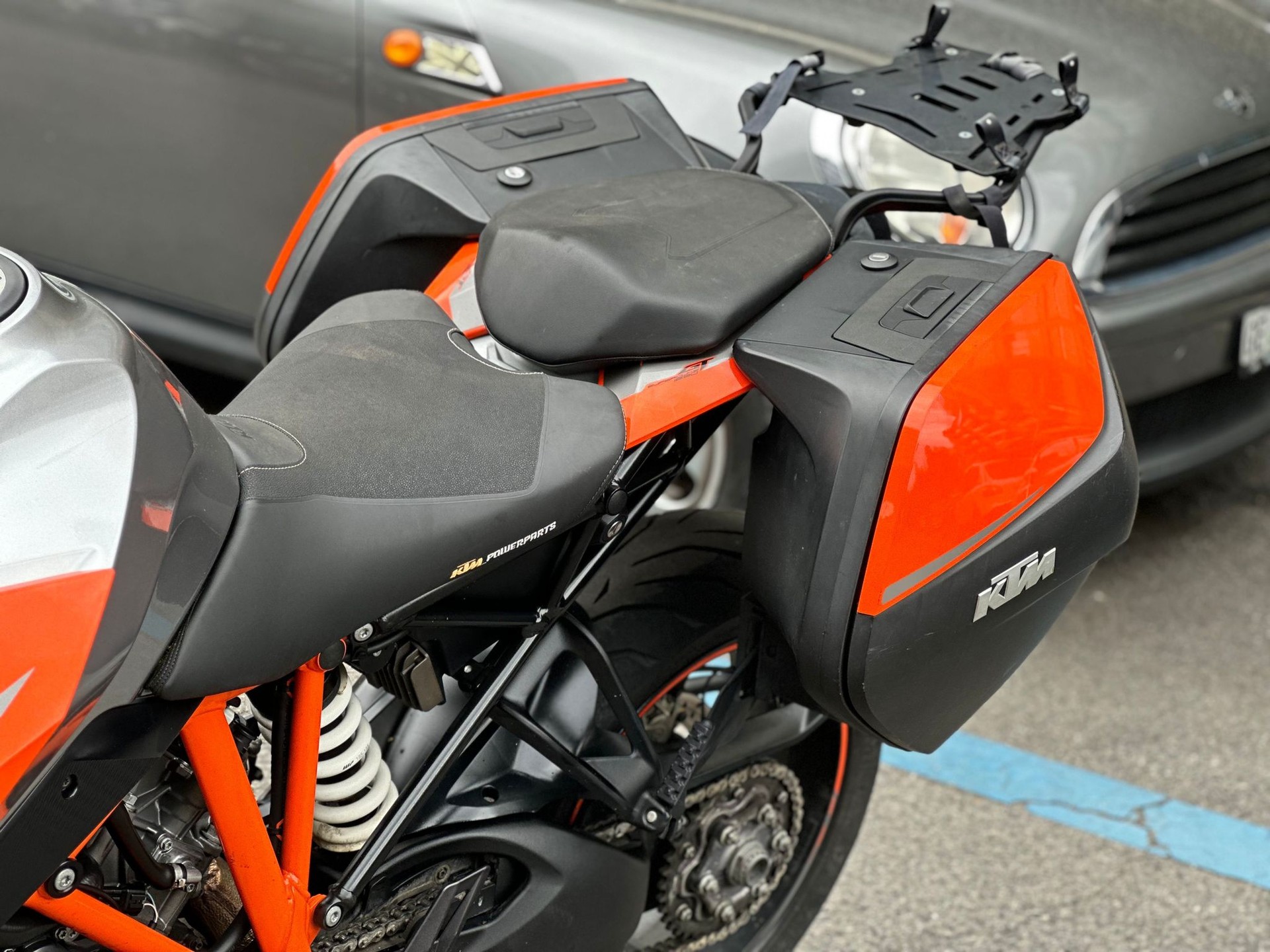 KTM 1290 Super Duke GT-image-2