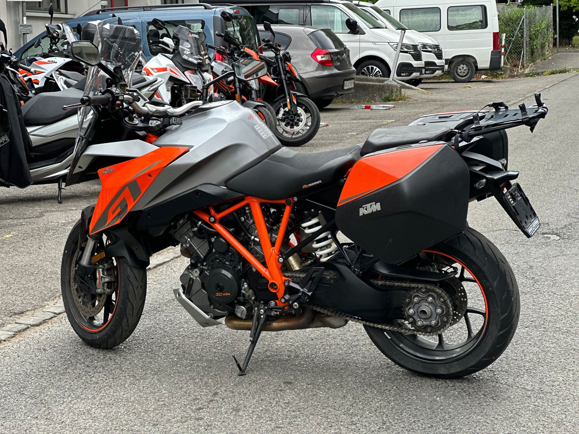 KTM 1290 Super Duke GT-image-3