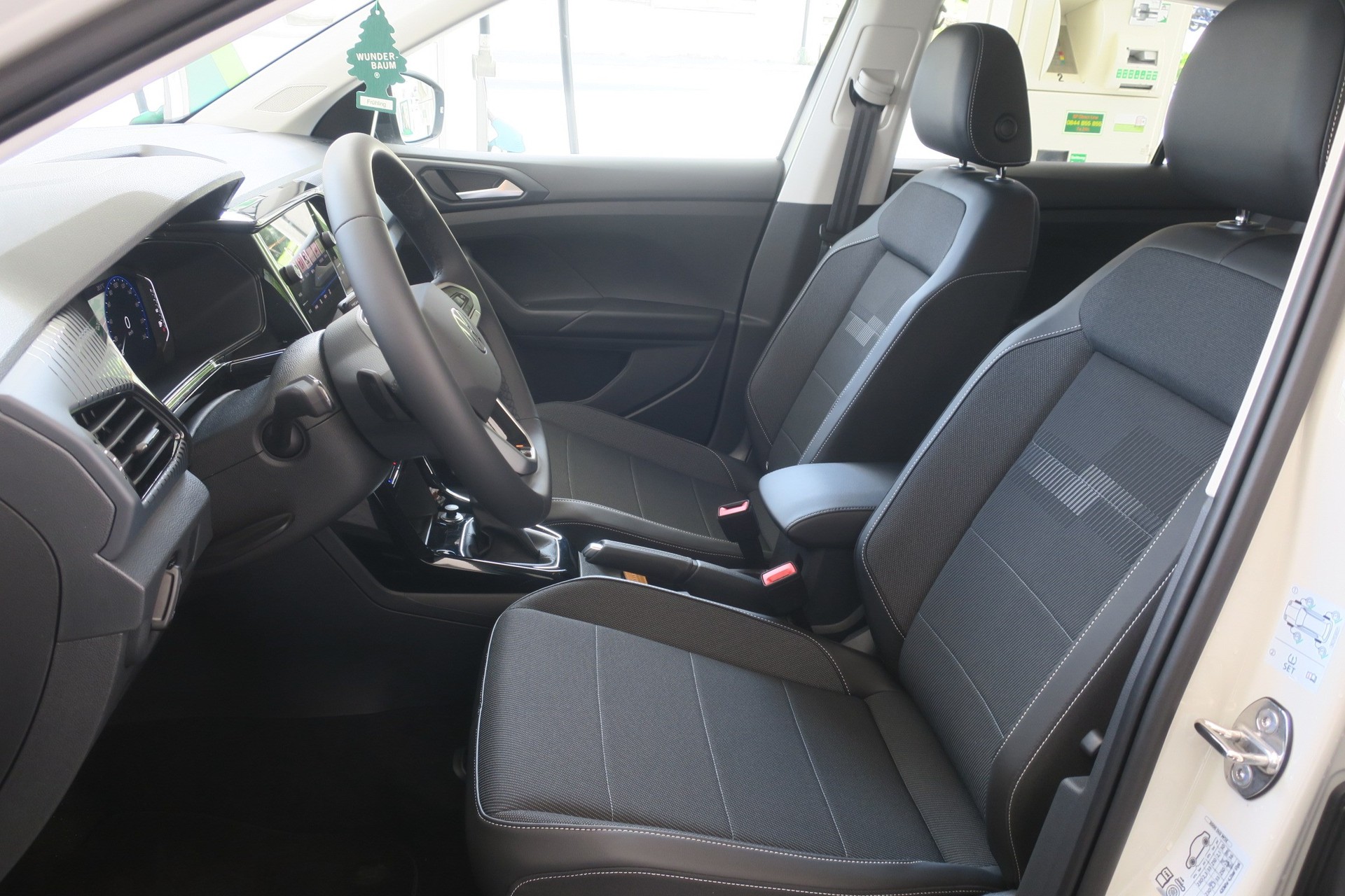 VW T-Cross 1.0 TSI Life DSG-showroom-element-3