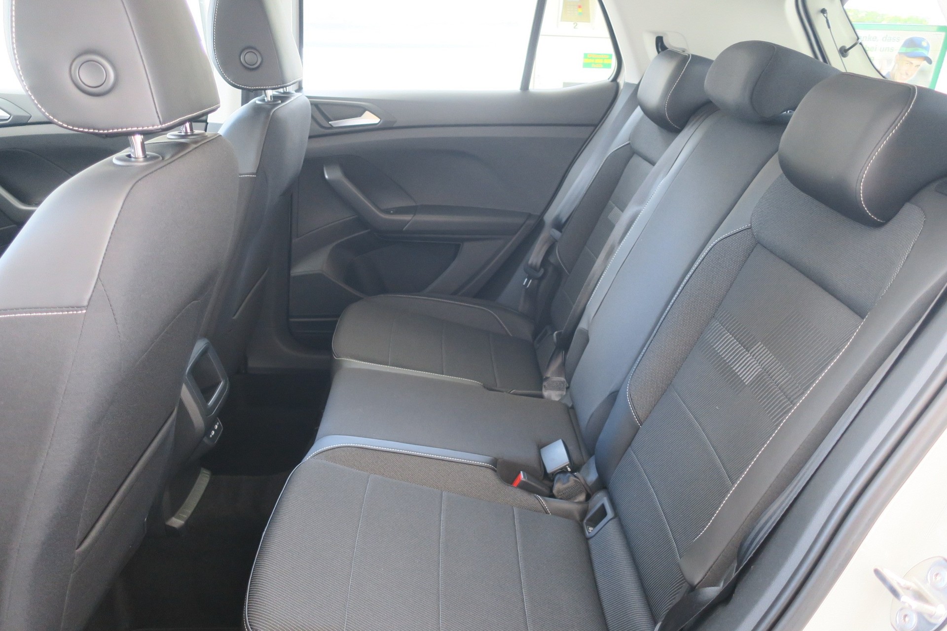 VW T-Cross 1.0 TSI Life DSG-image-4