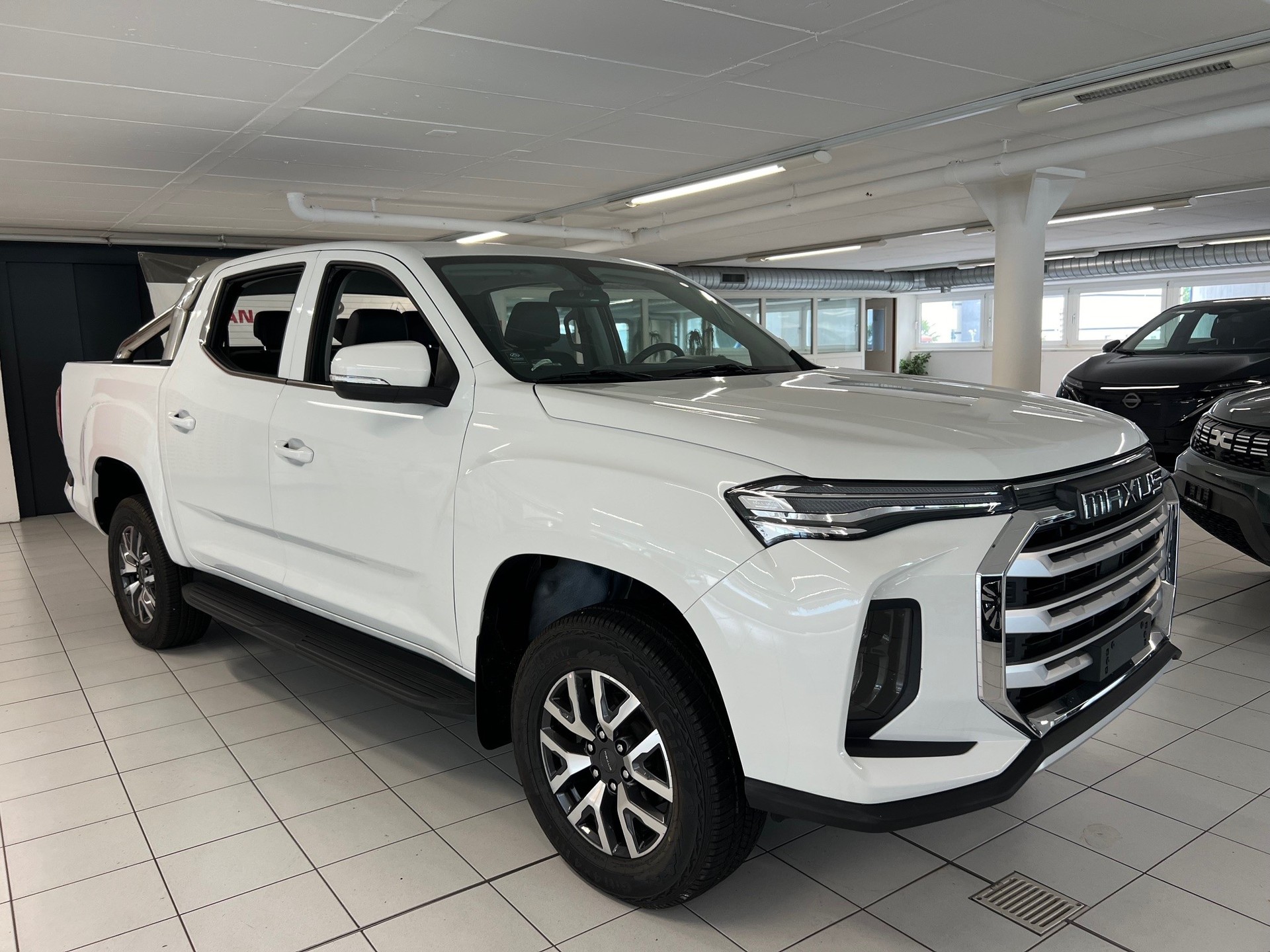 MAXUS T90 EV-image-2