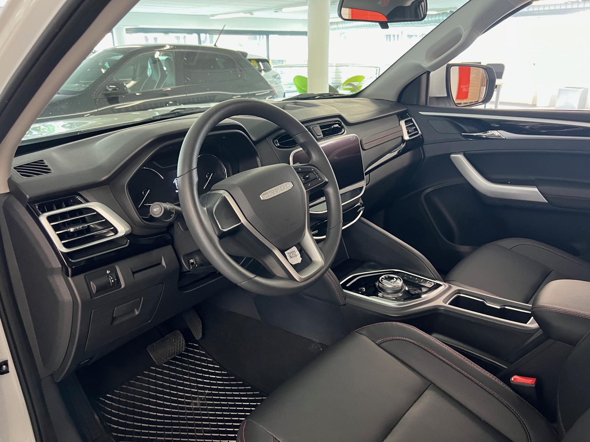 MAXUS T90 EV-image-9