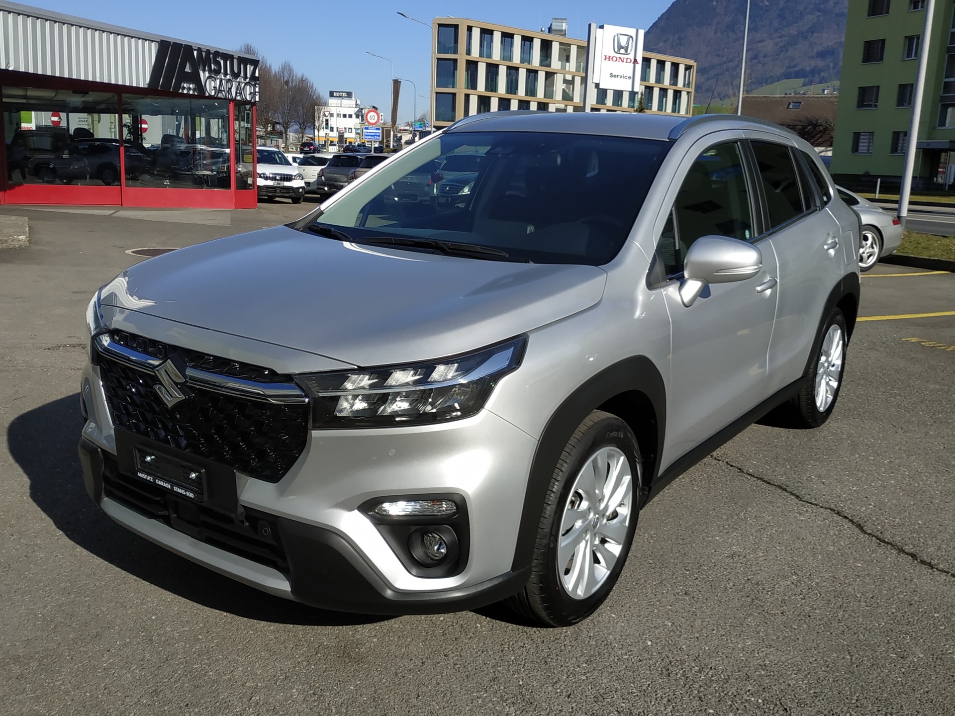 SUZUKI S-Cross 1.5 Compact+ Hybrid-showroom-element-2