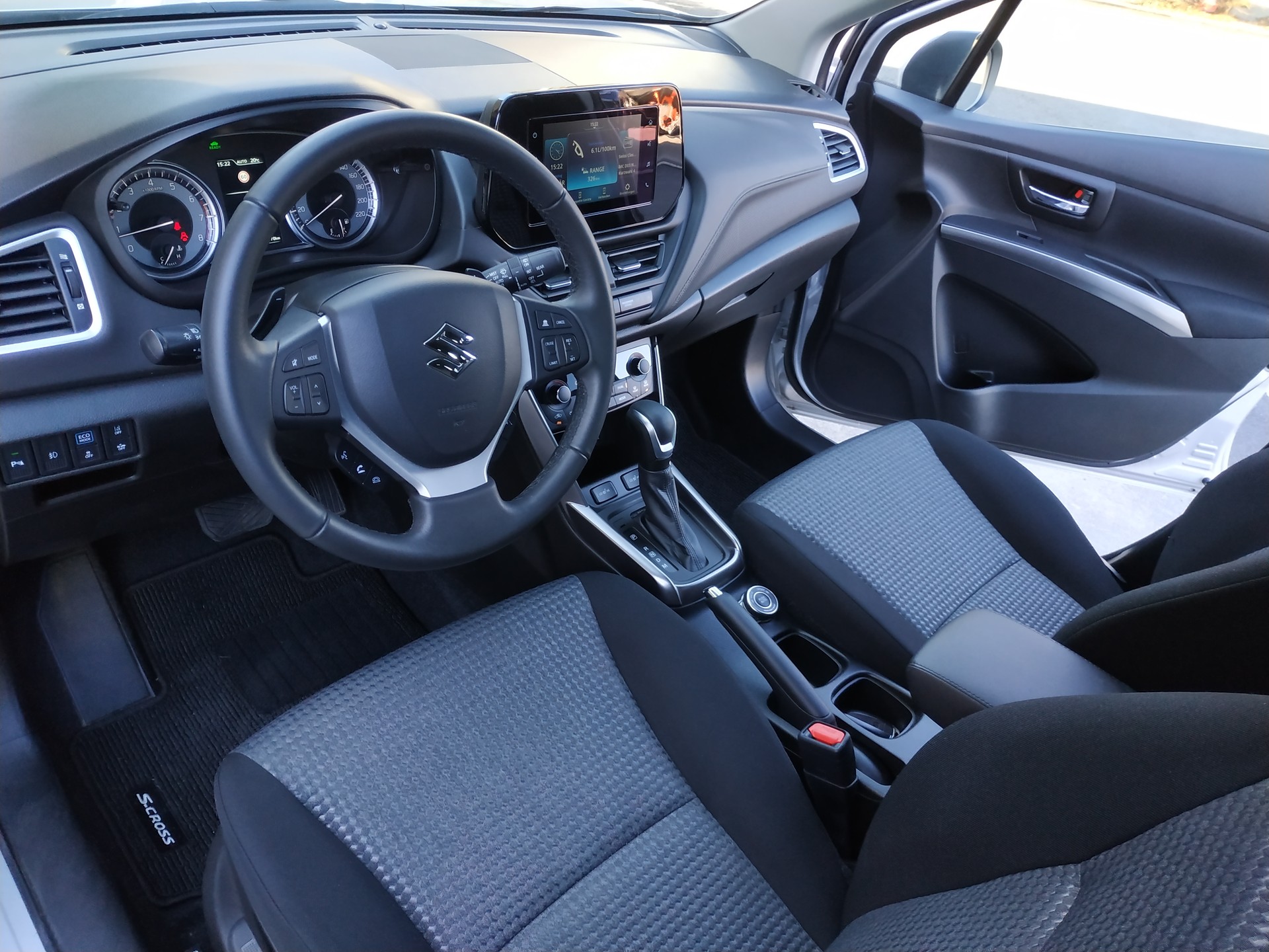 SUZUKI S-Cross 1.5 Compact+ Hybrid-image-9