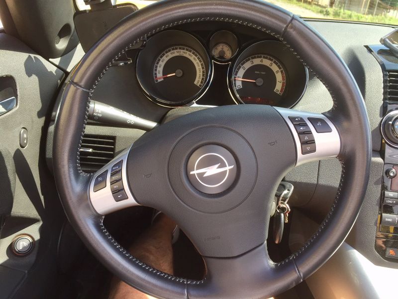 OPEL GT 2.0 Turbo-image-4