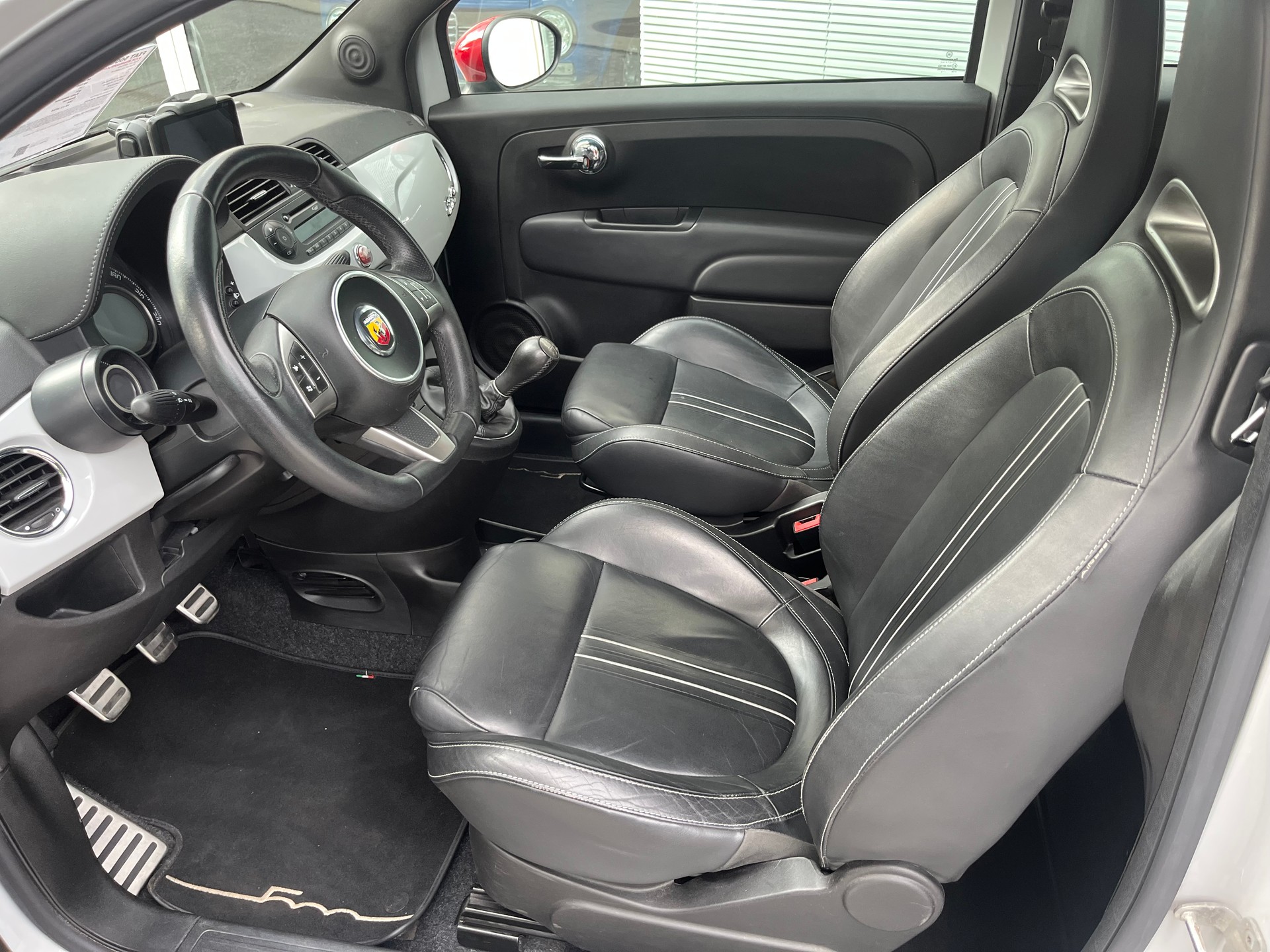 FIAT 500C 1.4 16V Turbo Abarth-image-15