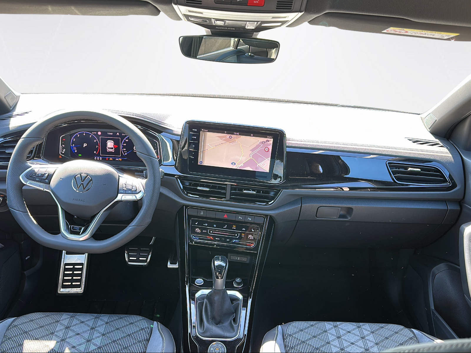 VW T-Roc 2.0 TSI R-Line DSG 4Motion-image-9