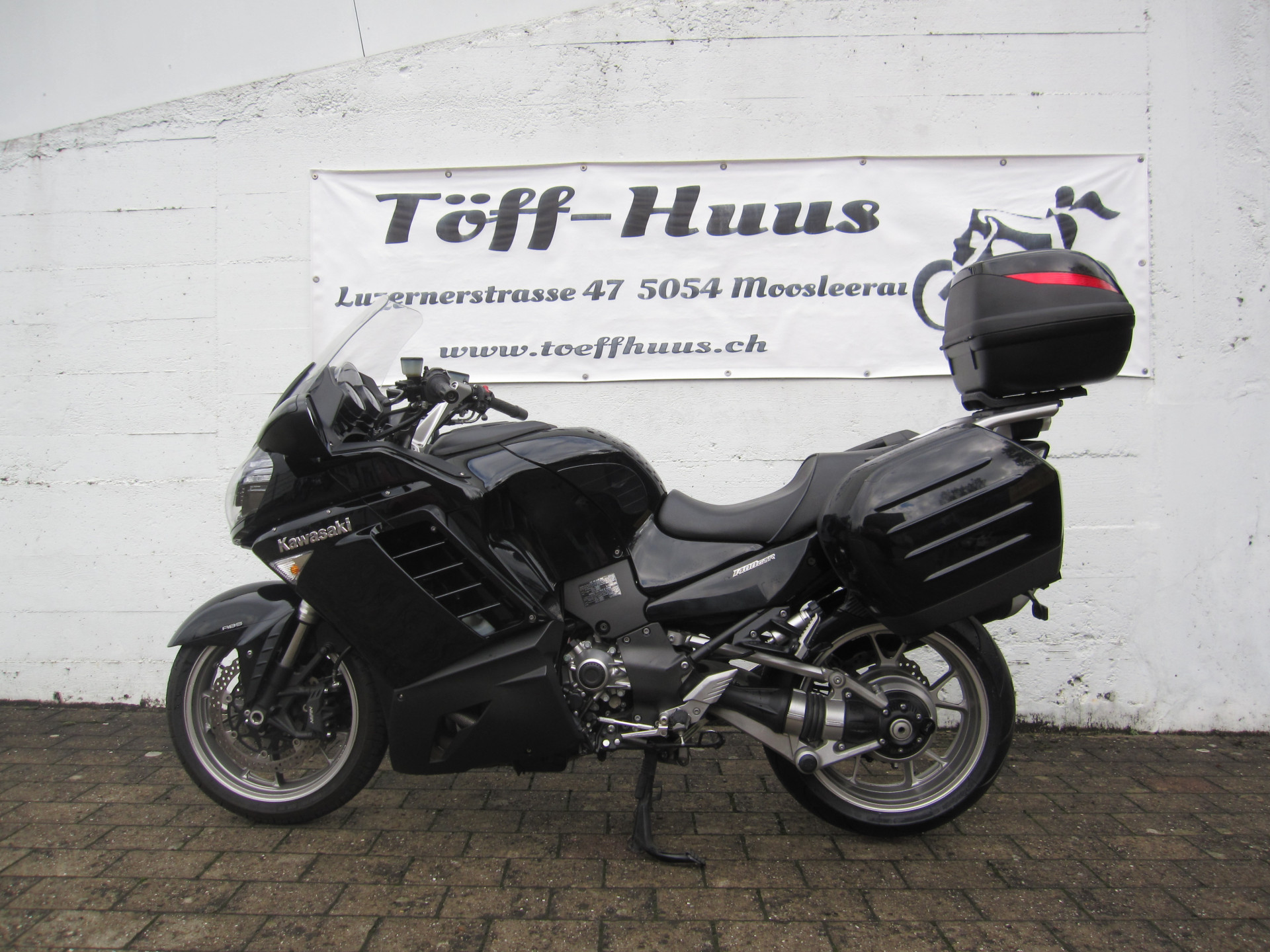 KAWASAKI 1400 GTR-image-2
