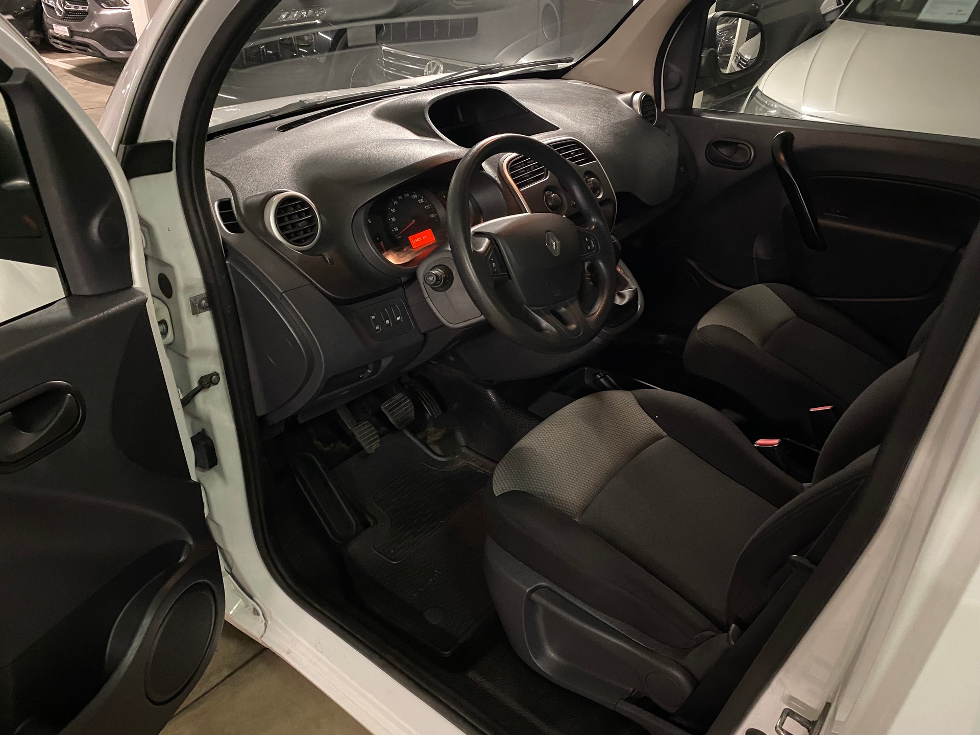 RENAULT KANGOO EXPR.-image-9