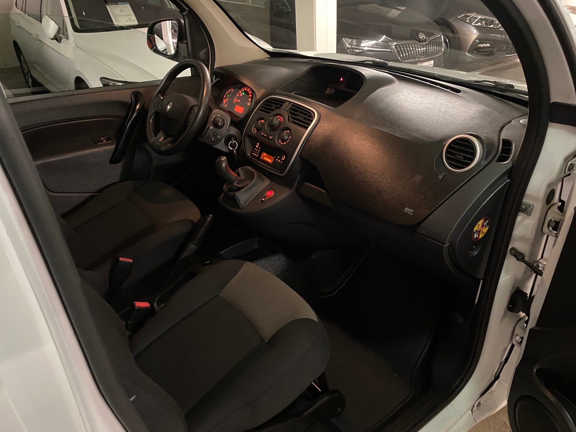 RENAULT KANGOO EXPR.-image-11