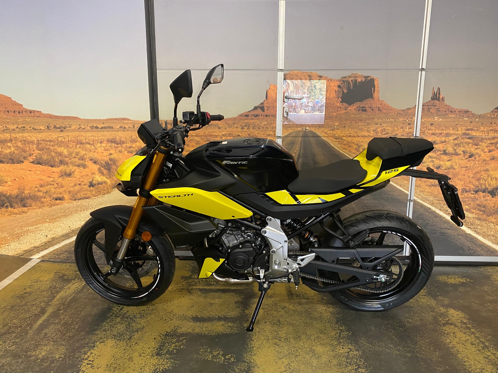 FANTIC STEALTH 125-image-1