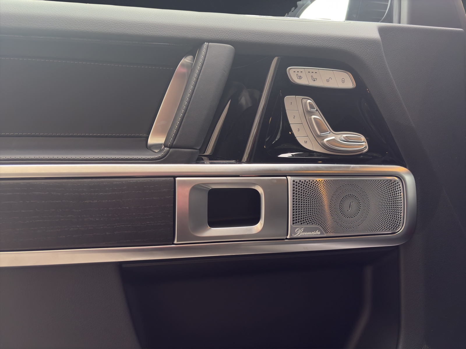 MERCEDES-BENZ G 450d-image-12