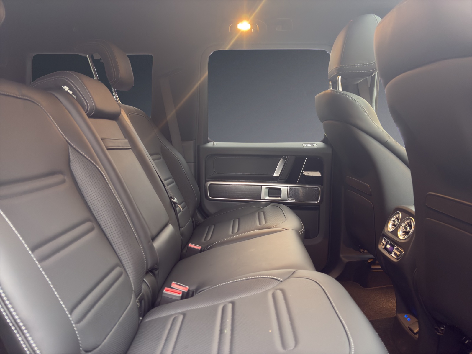 MERCEDES-BENZ G 450d-image-10