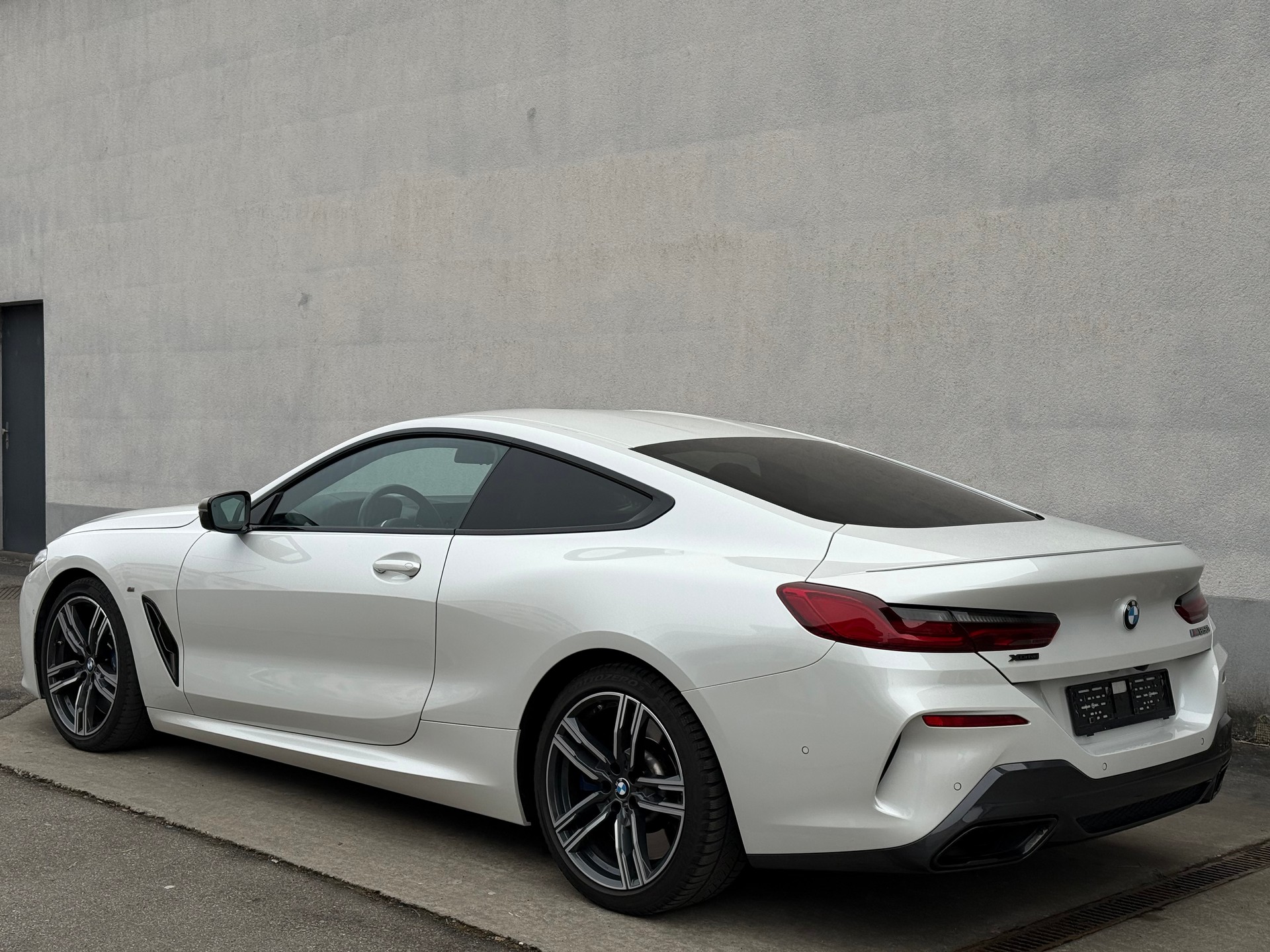 BMW M850i xDrive Steptronic-showroom-element-2